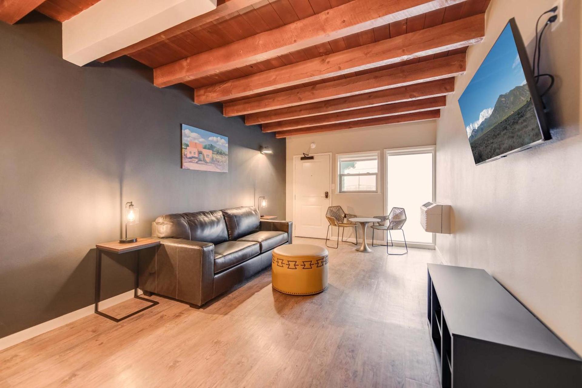 Taos Motor Lodge photo 29