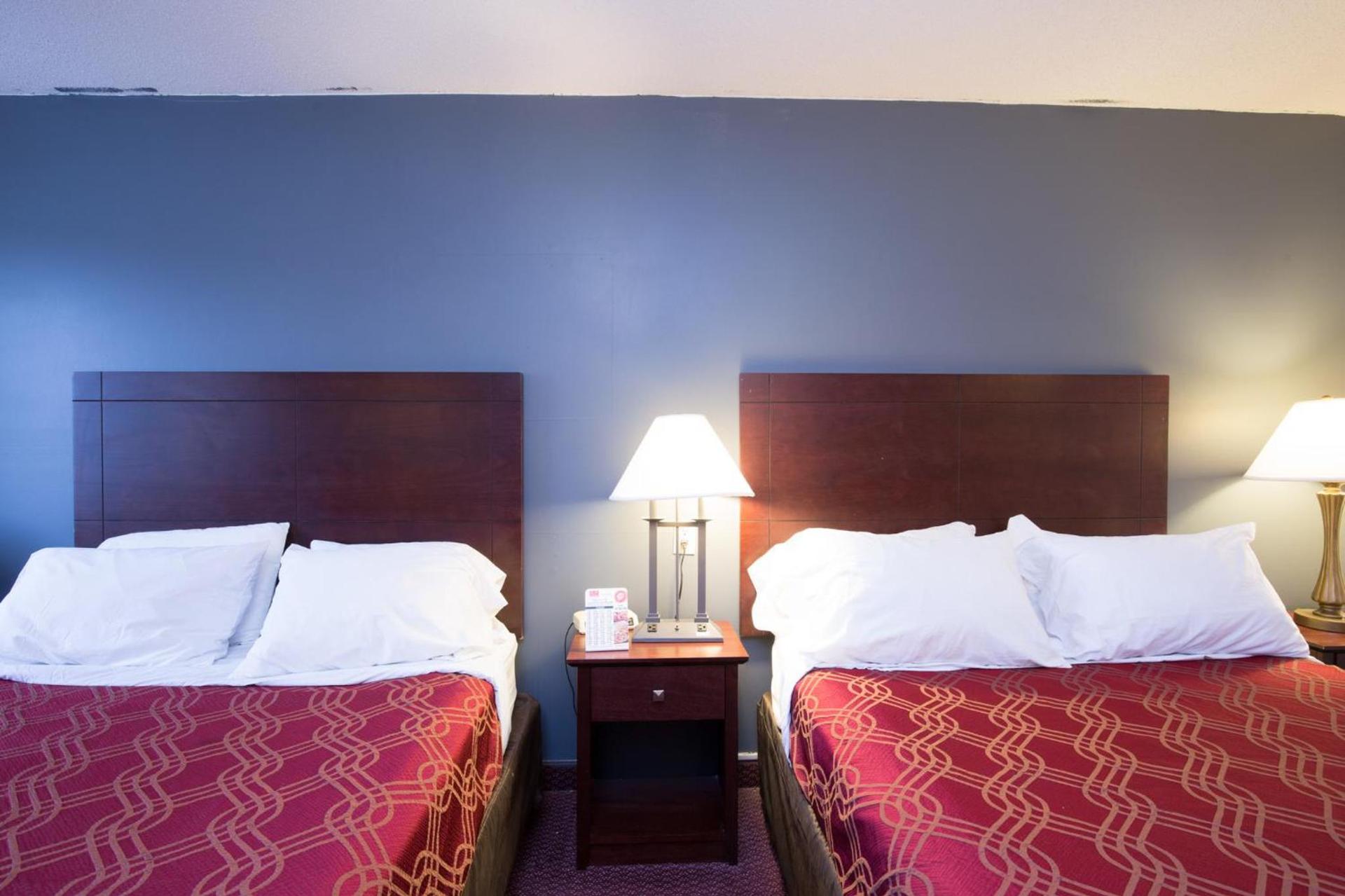 Travelodge by Wyndham Merrill photo 29