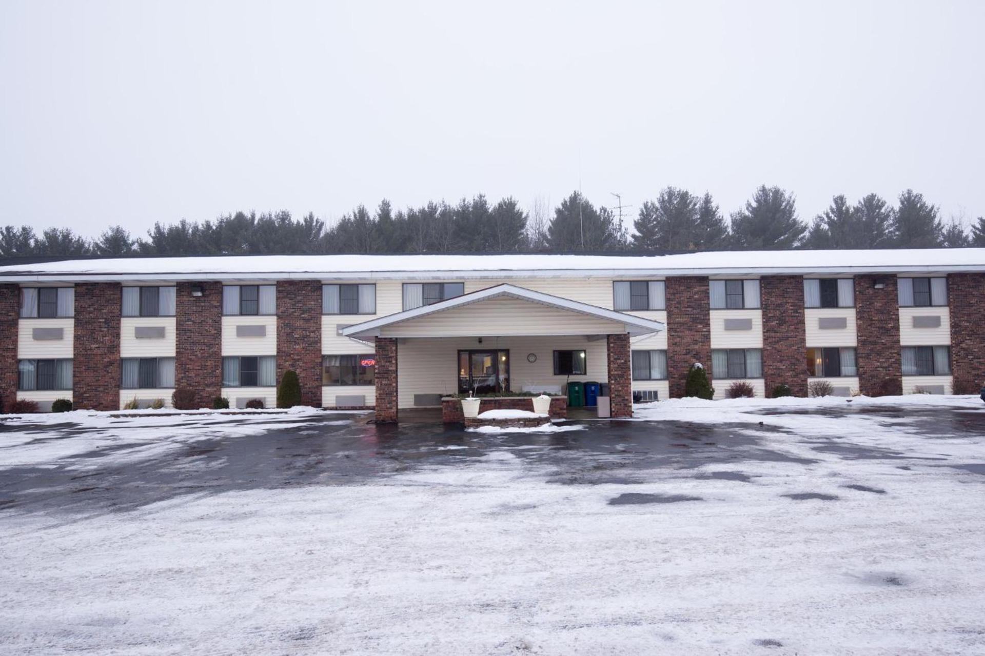 Travelodge by Wyndham Merrill photo 32