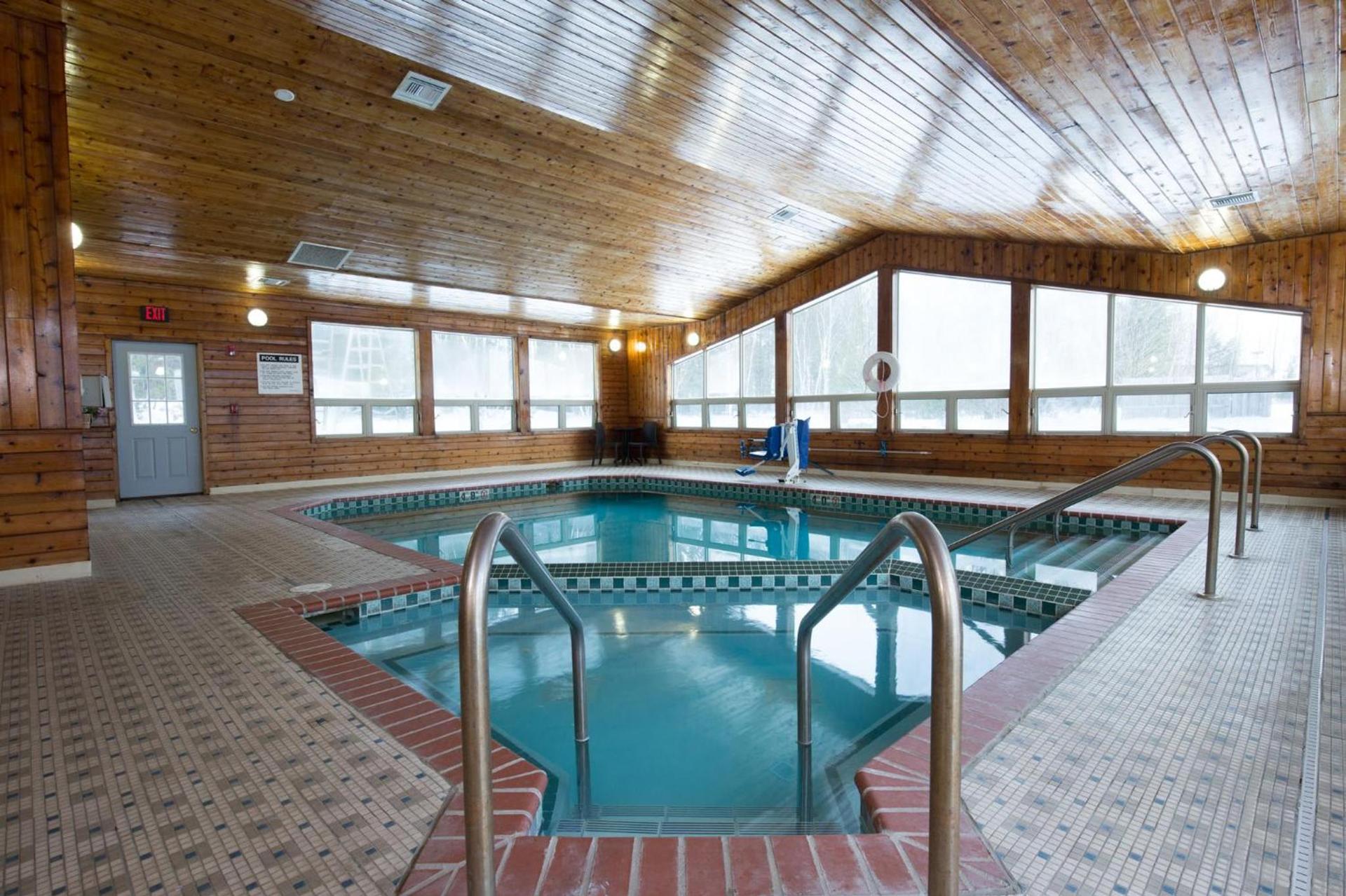 Travelodge by Wyndham Merrill photo 34