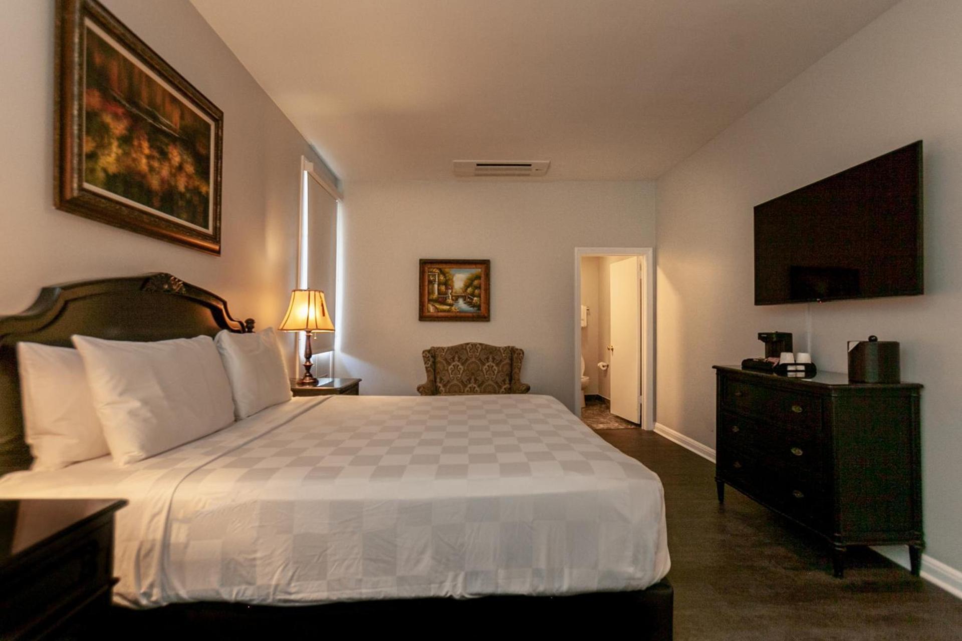 Chateau Hotel photo 25