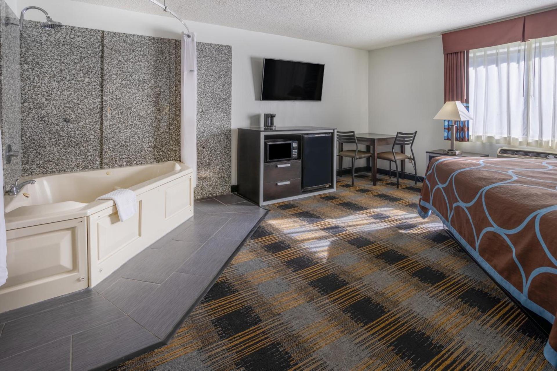 Super 8 by Wyndham Villa Rica photo 48