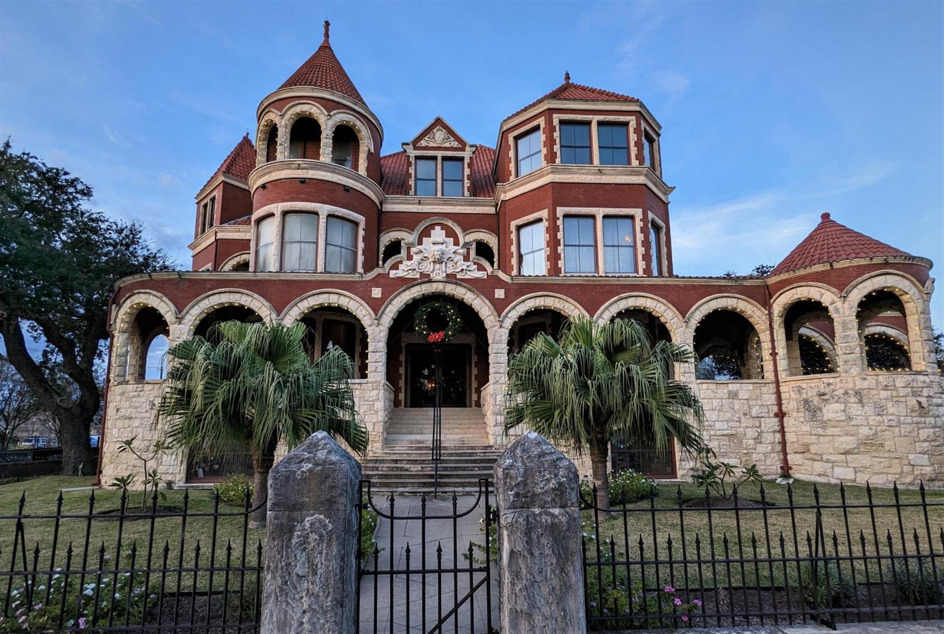 The 1890 Freeman House photo 51
