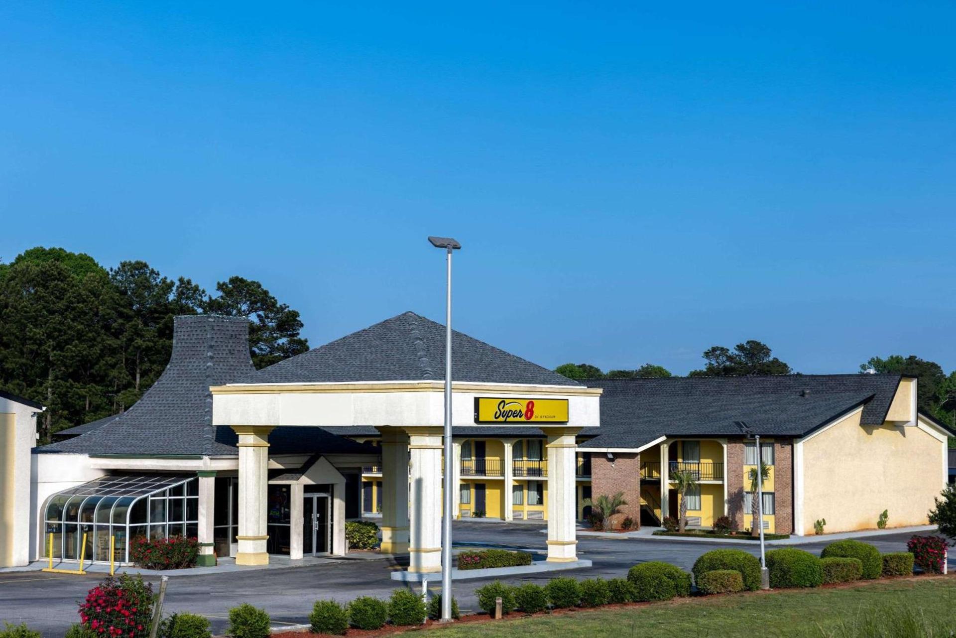 Super 8 by Wyndham McDonough GA photo 3