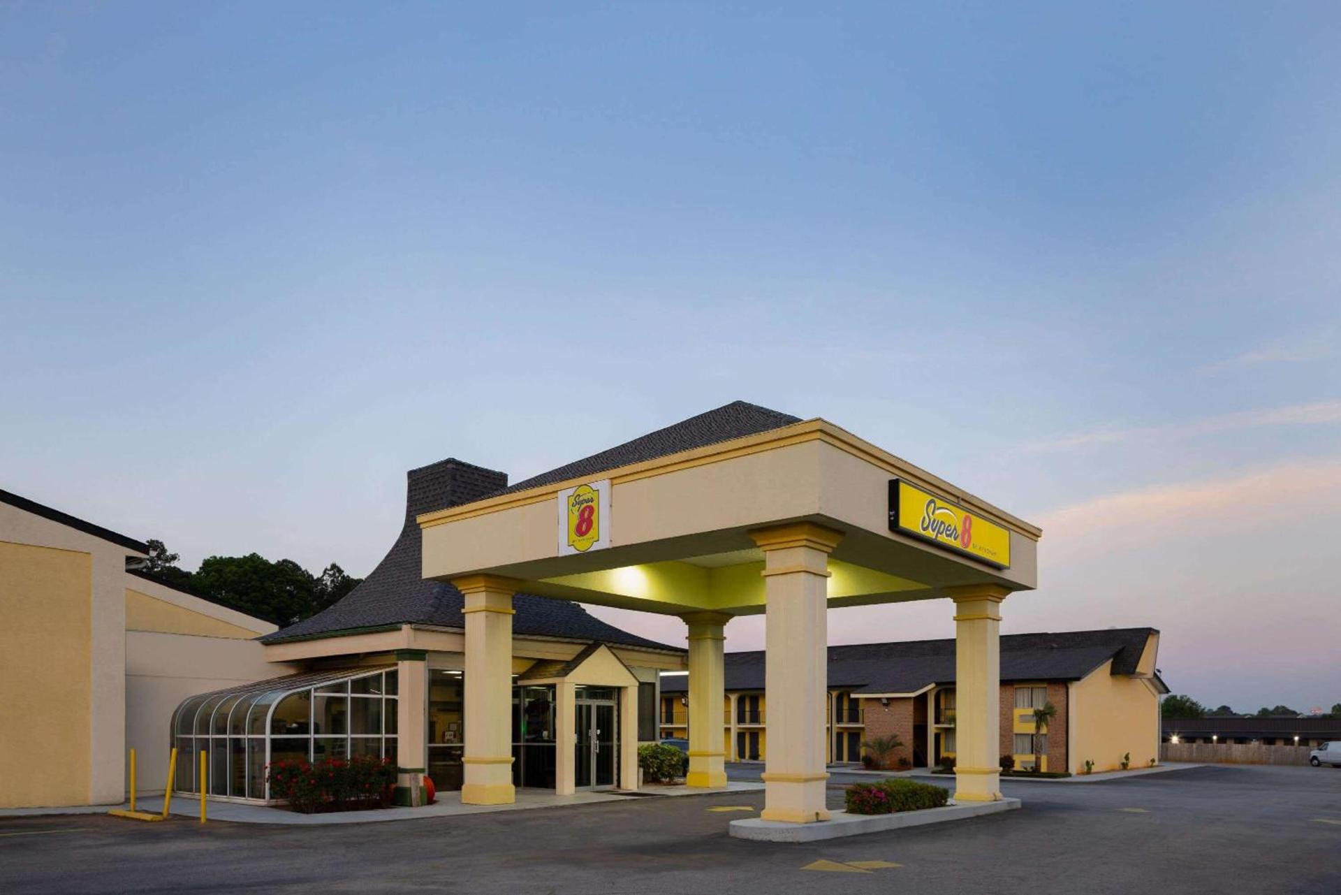 Super 8 by Wyndham McDonough GA photo 5