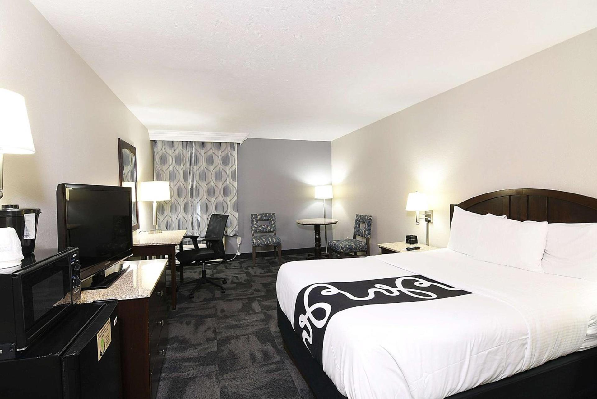 La Quinta by Wyndham Springfield South photo 12