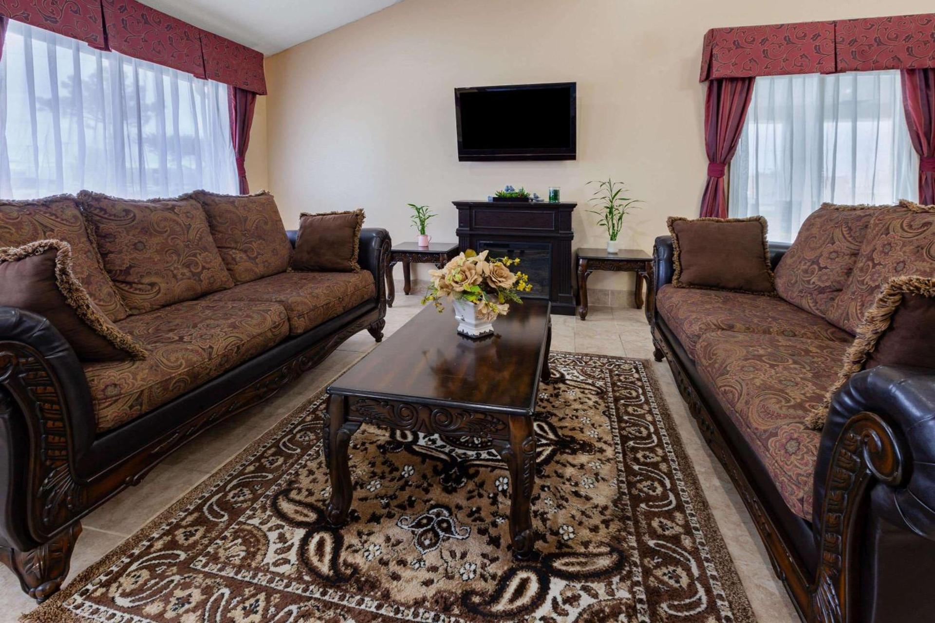 Baymont by Wyndham Perrysburg-Toledo photo 3