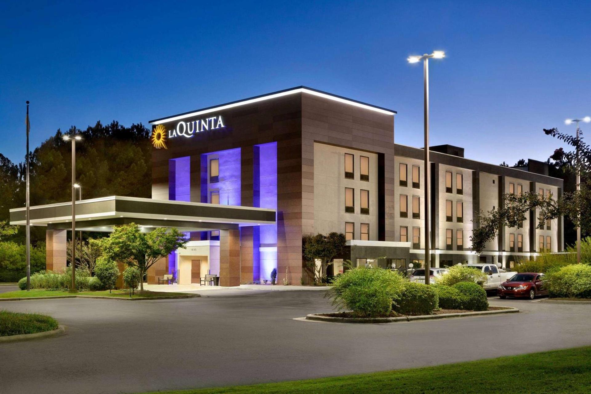 La Quinta Inn & Suites by Wyndham Selma/Smithfield I-95 photo 2