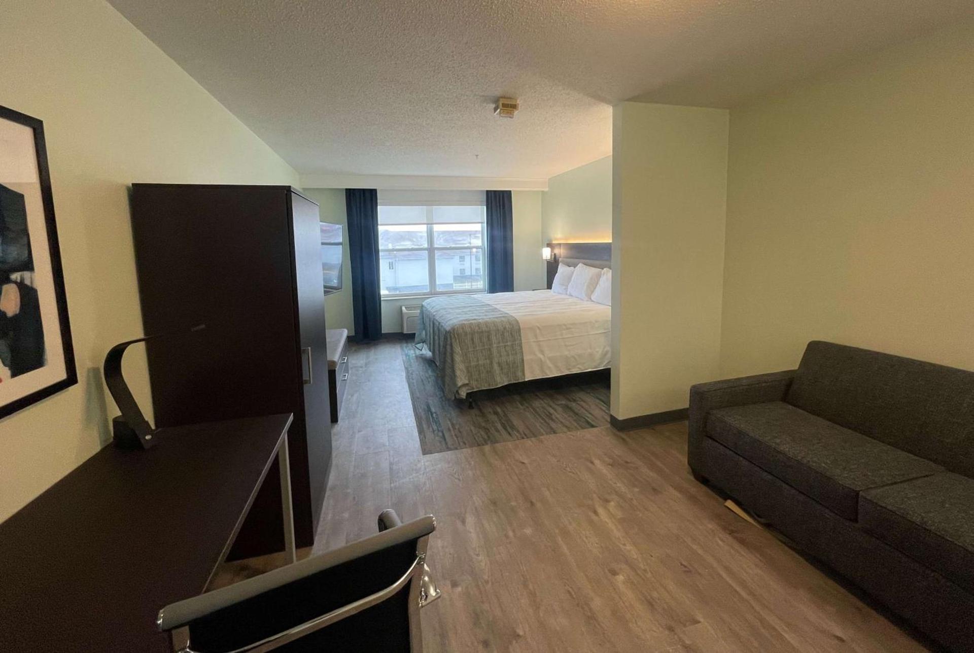 Wingate by Wyndham Waldorf - Washington DC Area photo 14