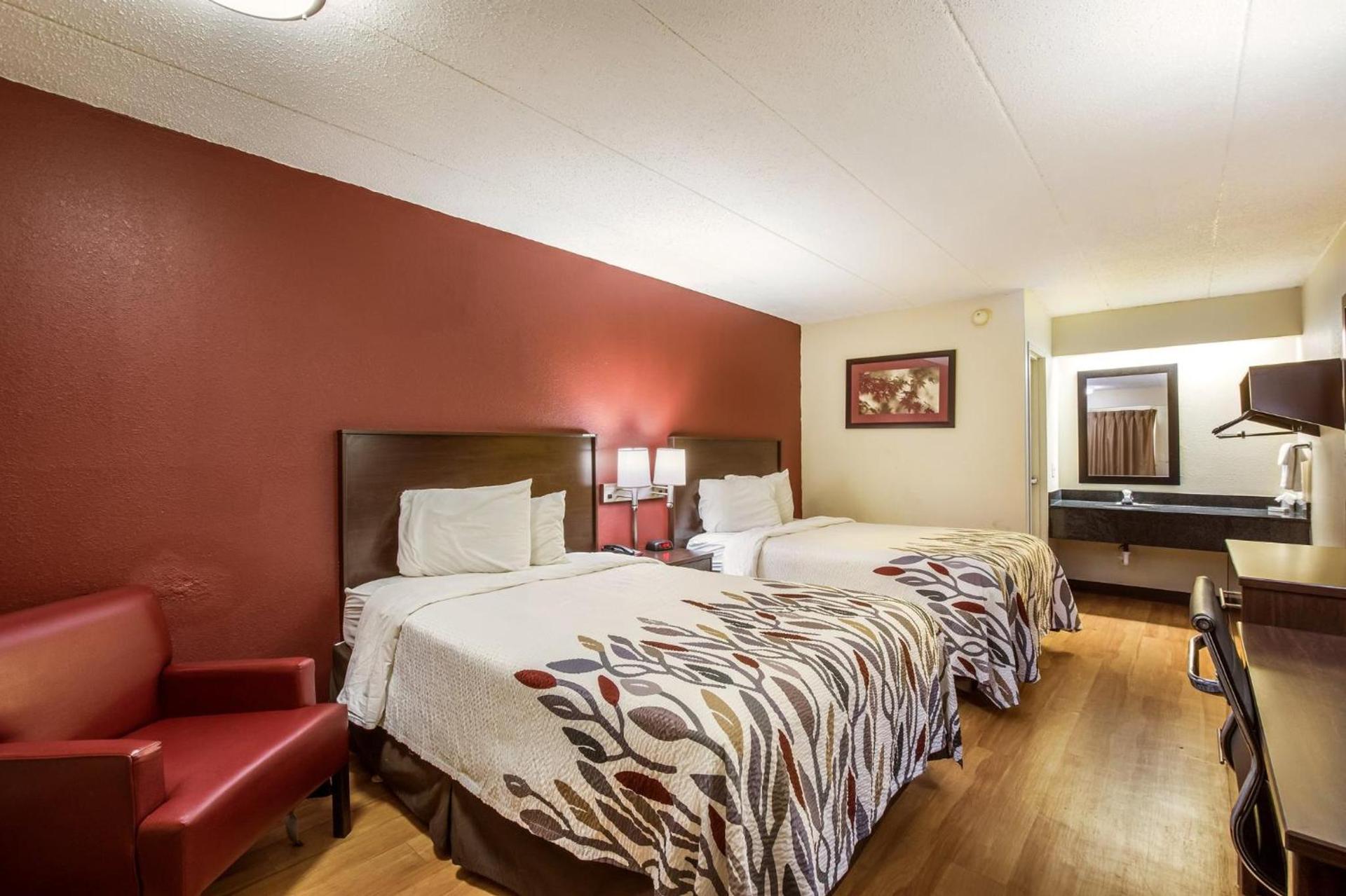 Red Roof Inn Saginaw – Frankenmuth photo 21