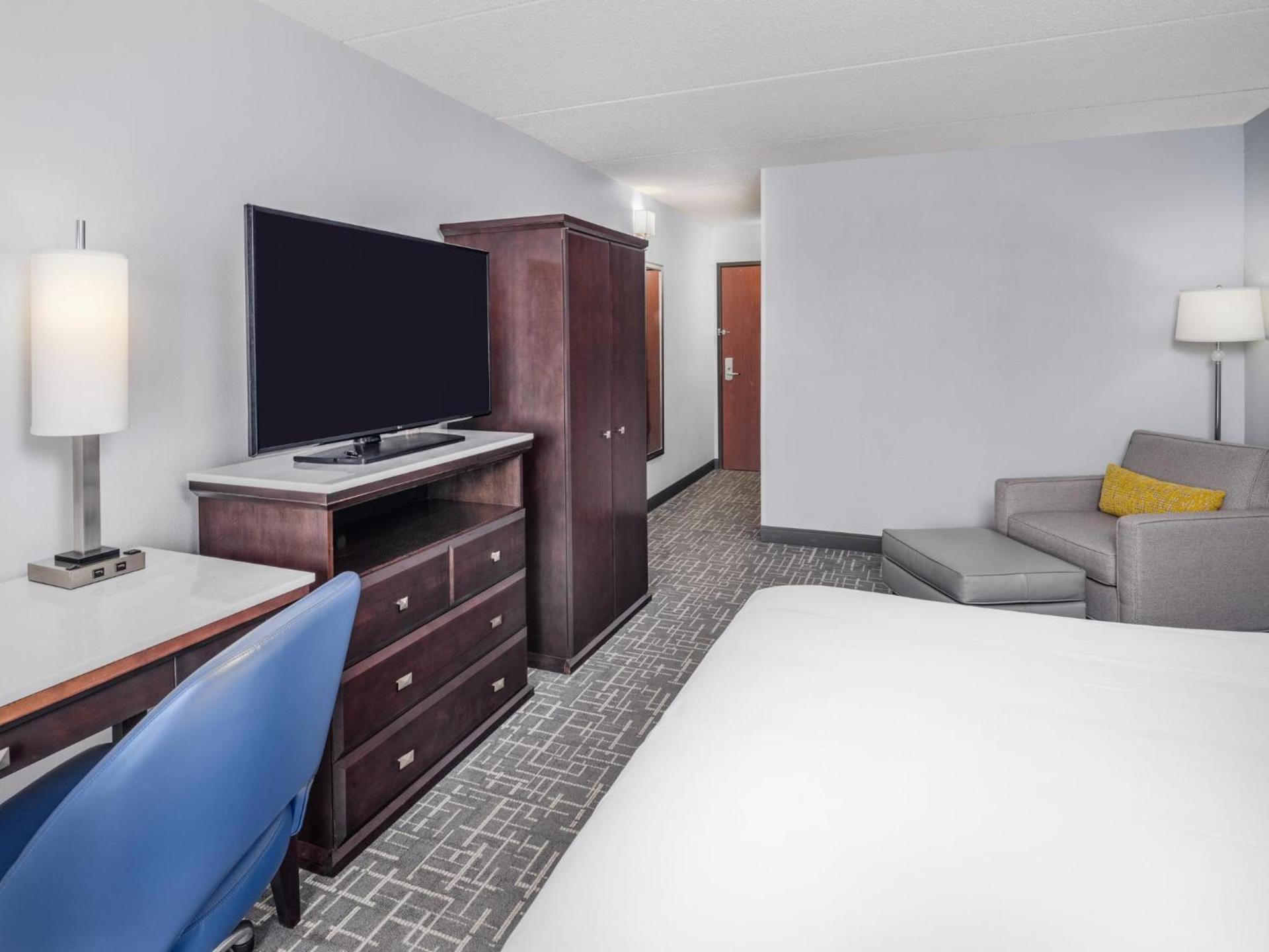 Crowne Plaza Milwaukee Airport by IHG photo 6