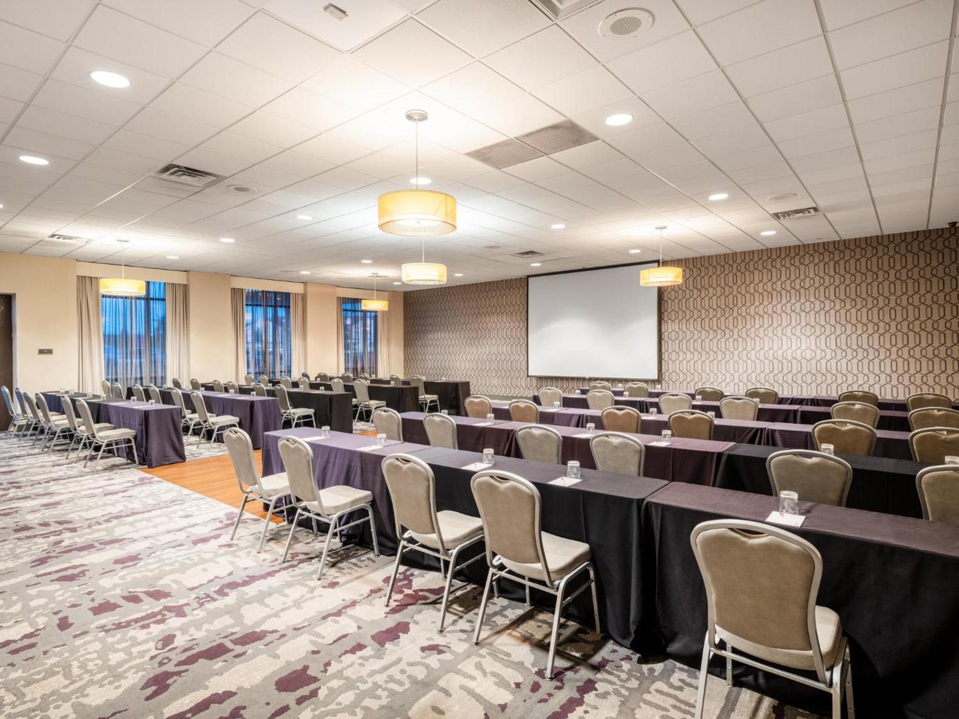 Crowne Plaza Milwaukee Airport by IHG photo 53