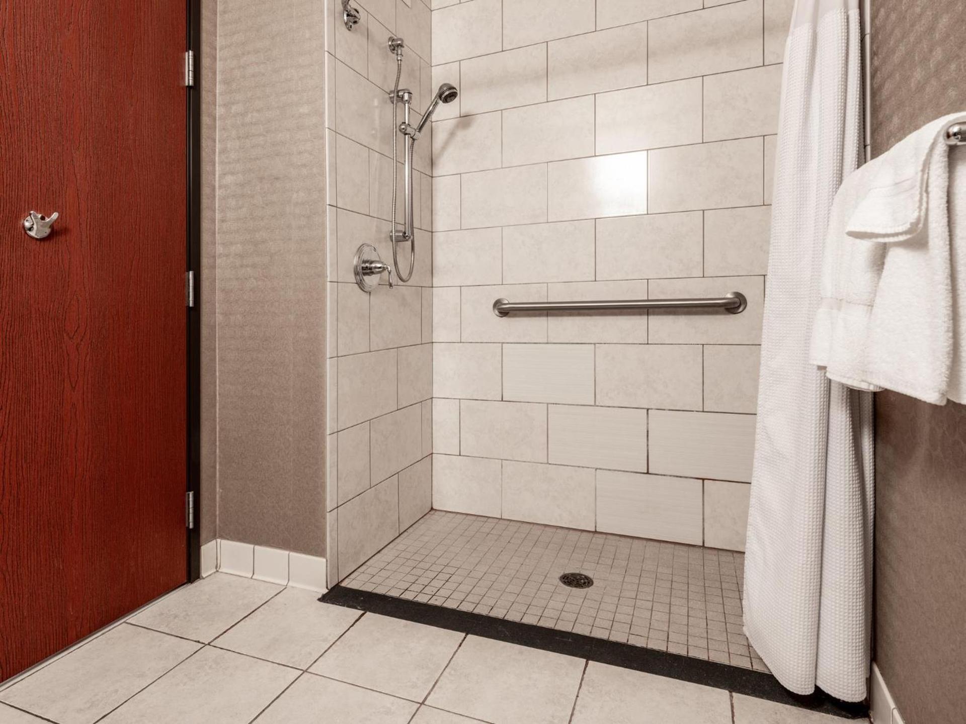 Crowne Plaza Milwaukee Airport by IHG photo 67