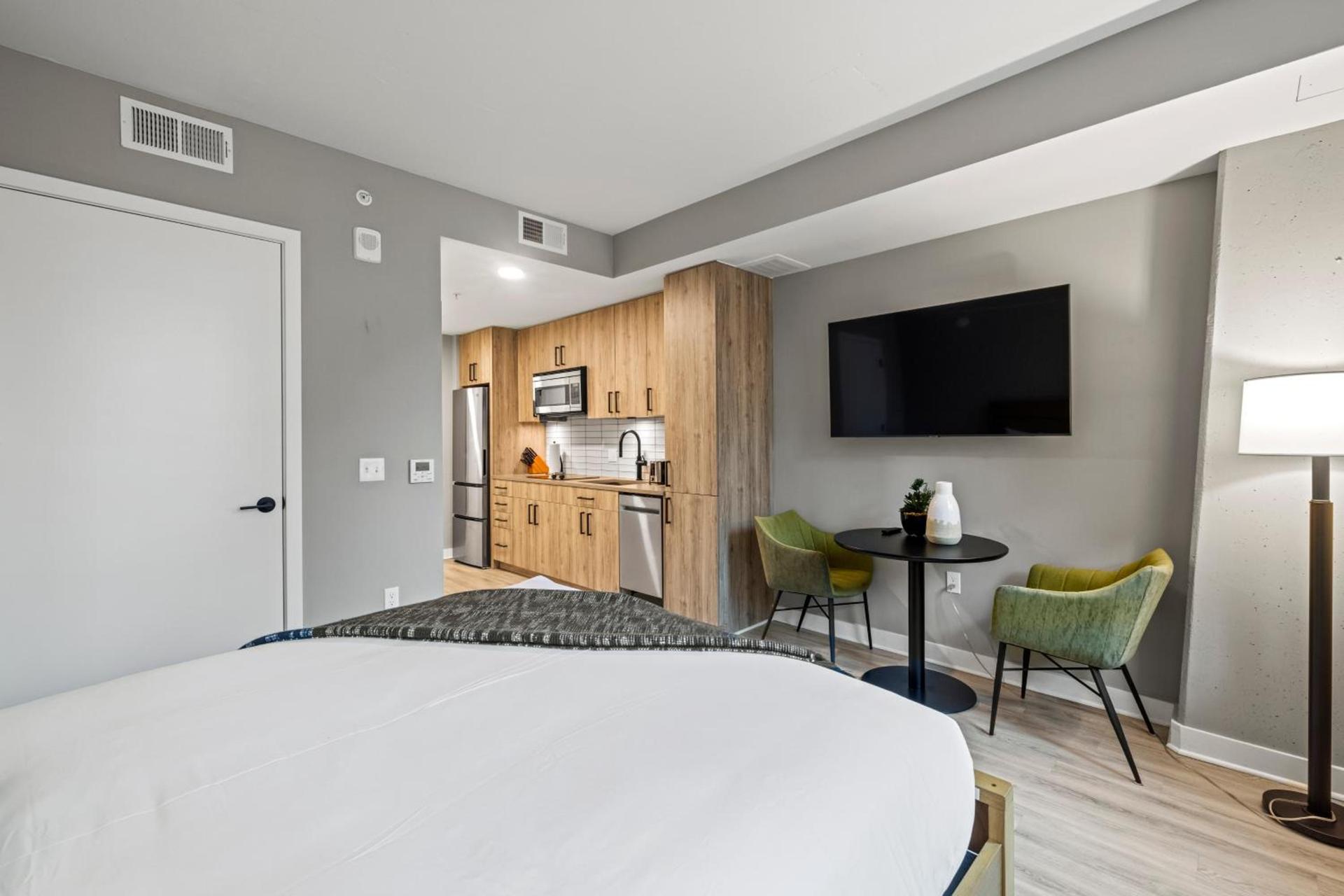 Coda on Half, a Placemakr Experience - Navy Yard photo 20