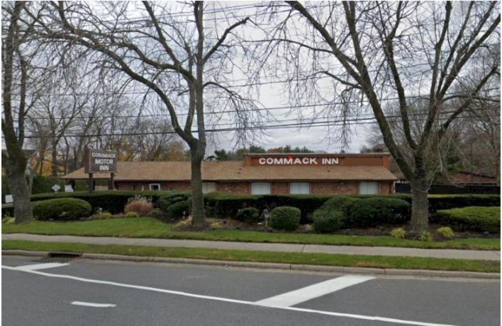 Commack Inn photo 1