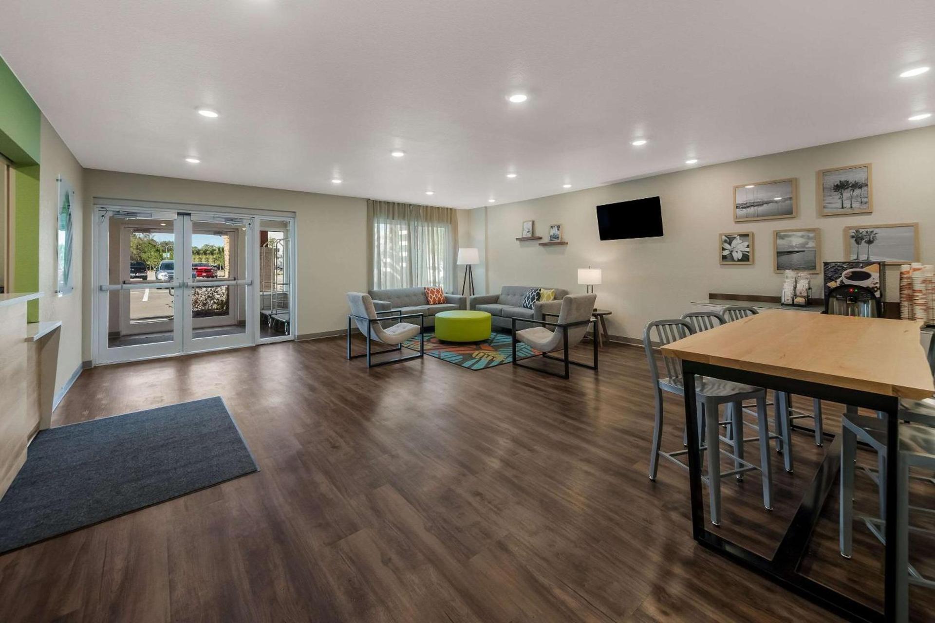 WoodSpring Suites Wesley Chapel-Tampa photo 4