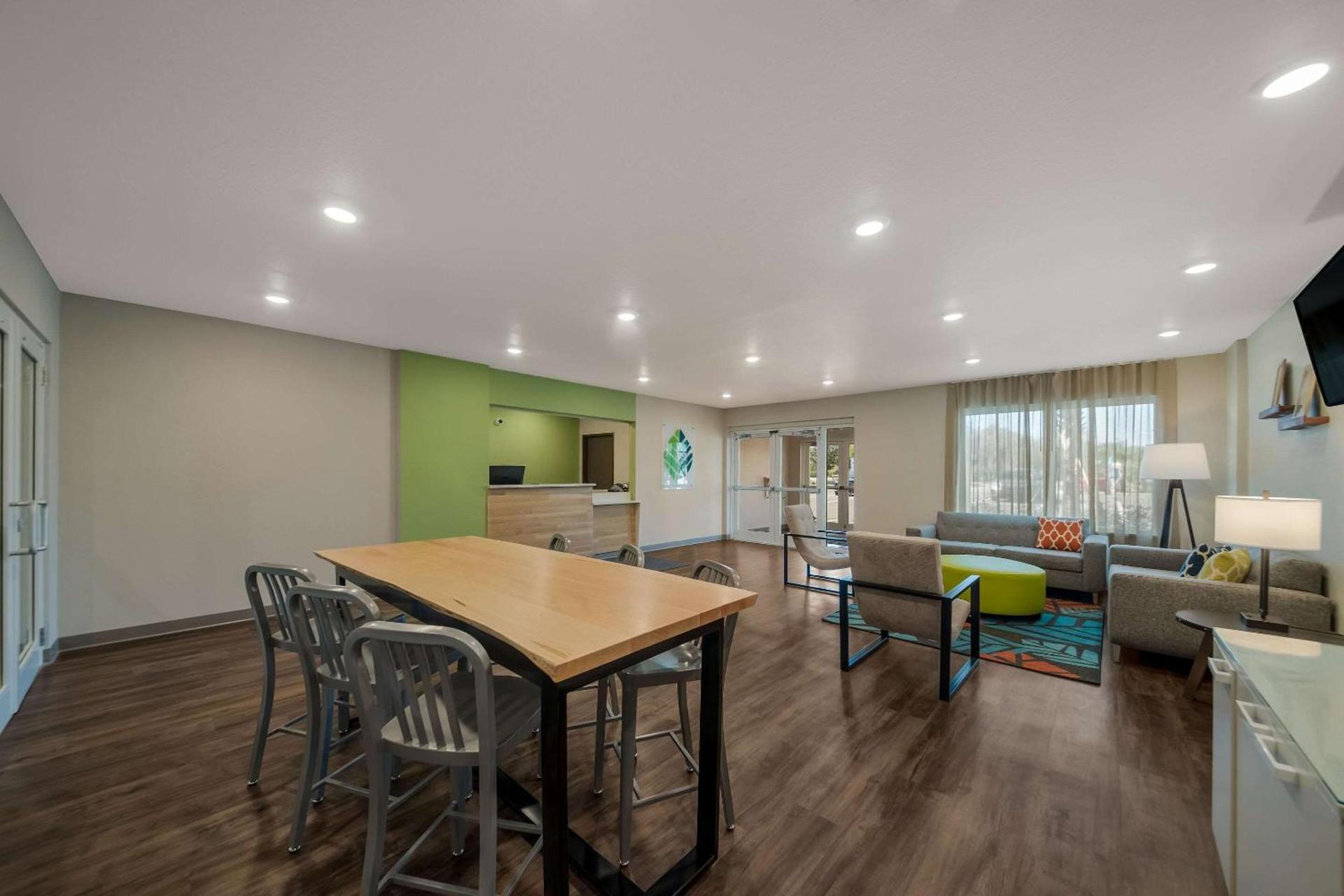 WoodSpring Suites Wesley Chapel-Tampa photo 5