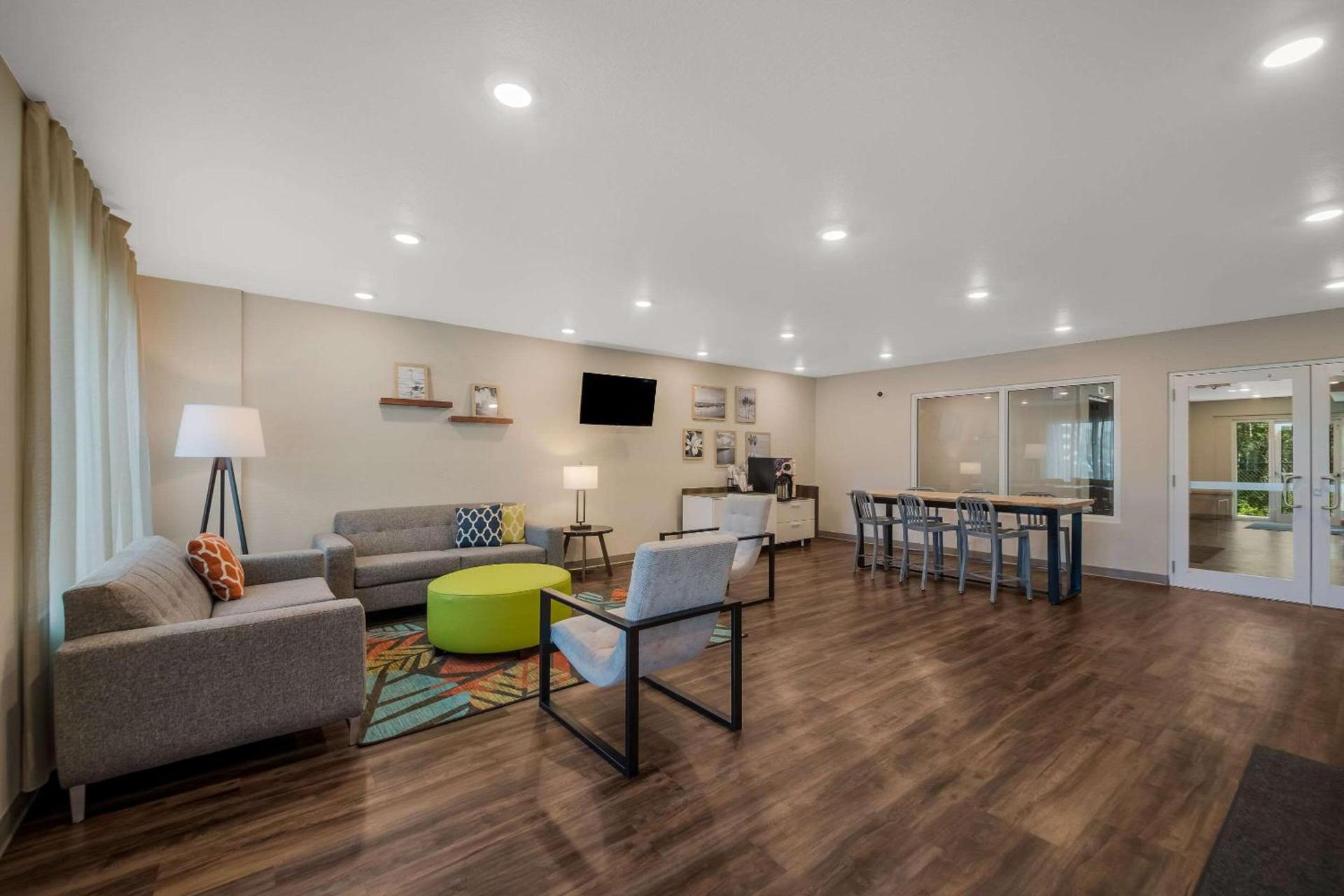 WoodSpring Suites Wesley Chapel-Tampa photo 7
