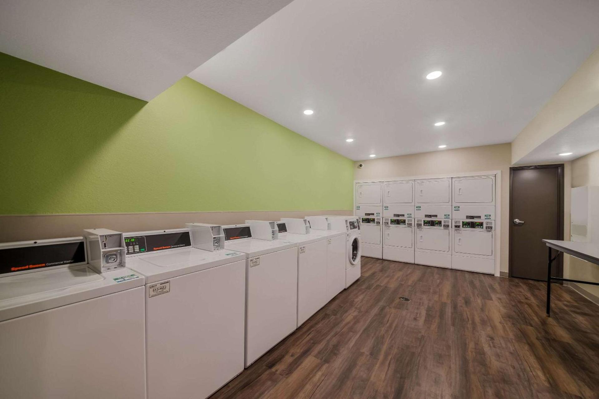 WoodSpring Suites Wesley Chapel-Tampa photo 23