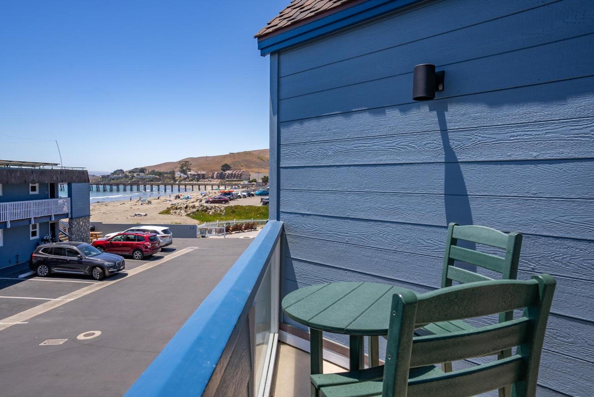 Shoreline Inn...on the beach photo 40
