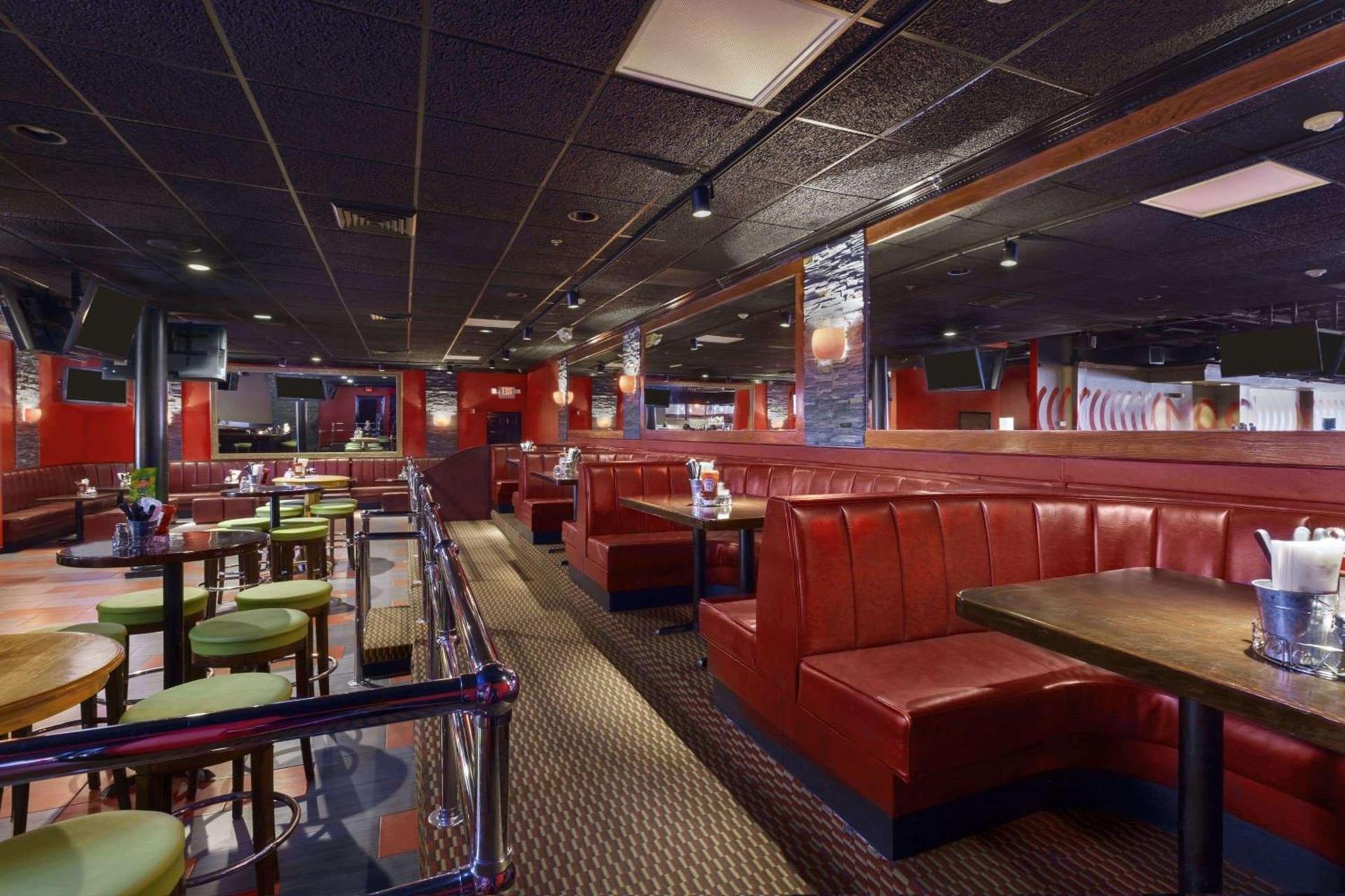 Ramada by Wyndham Rochelle Park Near Paramus photo 3