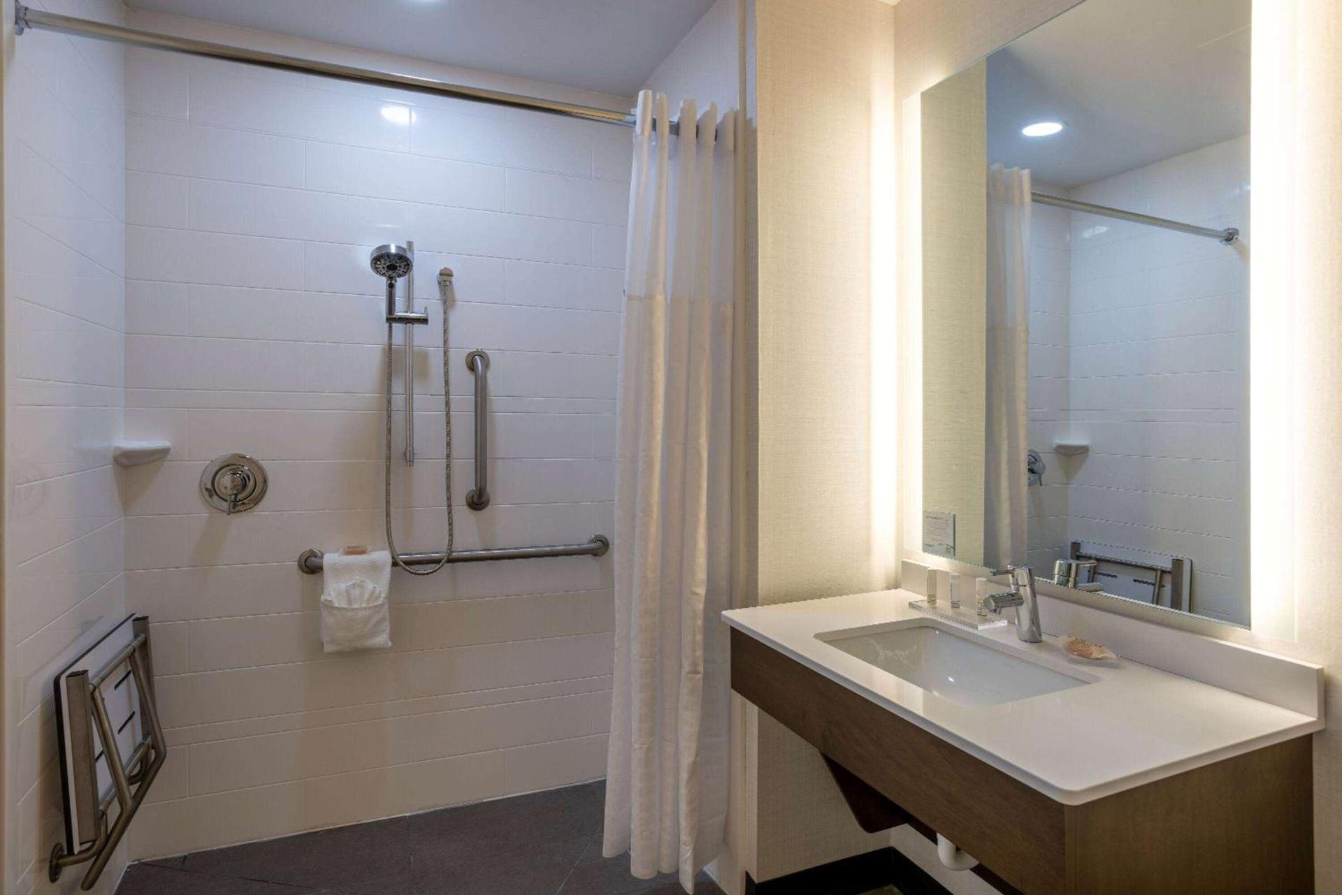 Wingate by Wyndham Vineland photo 6