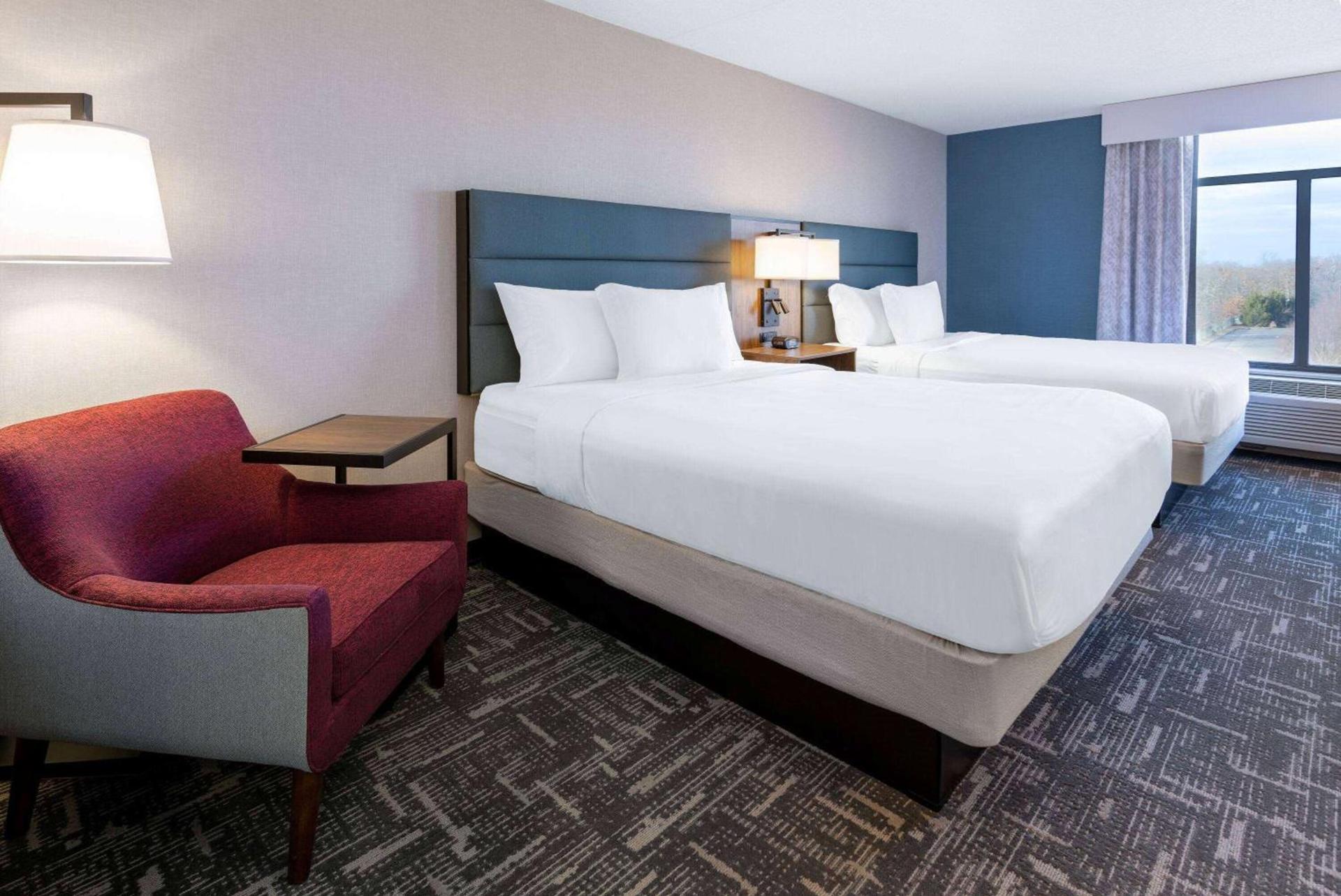 Wingate by Wyndham Vineland photo 8