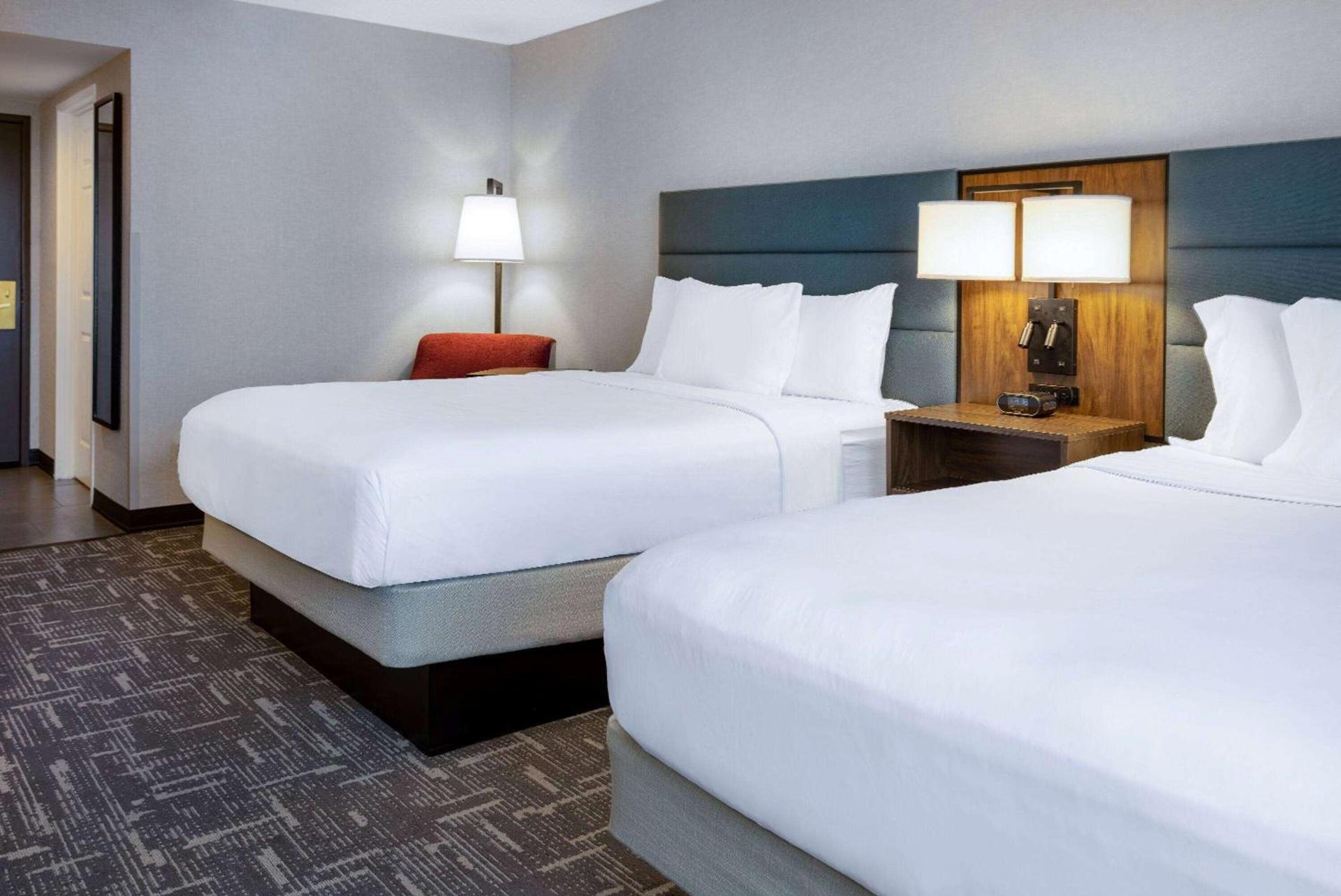 Wingate by Wyndham Vineland photo 11