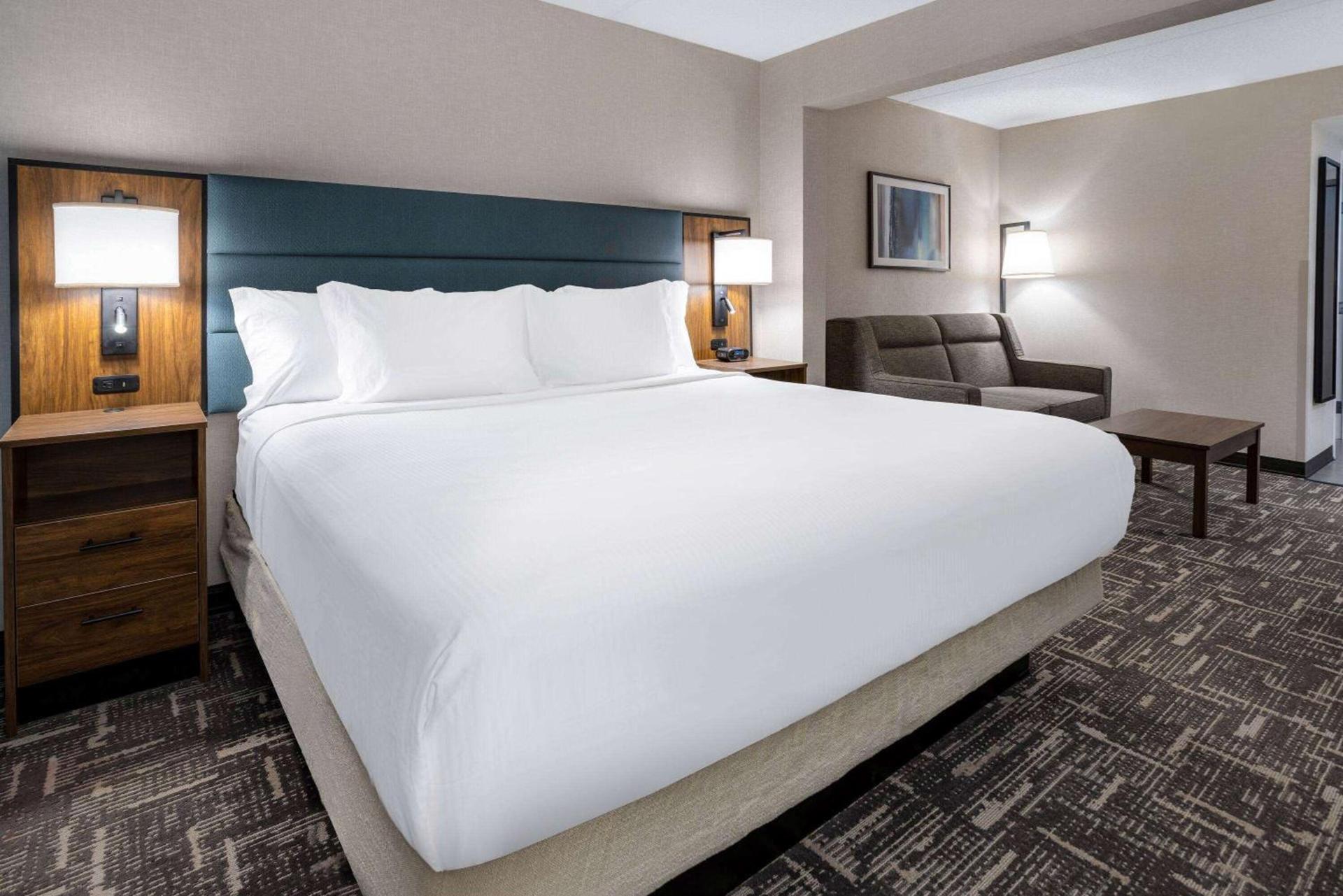 Wingate by Wyndham Vineland photo 12