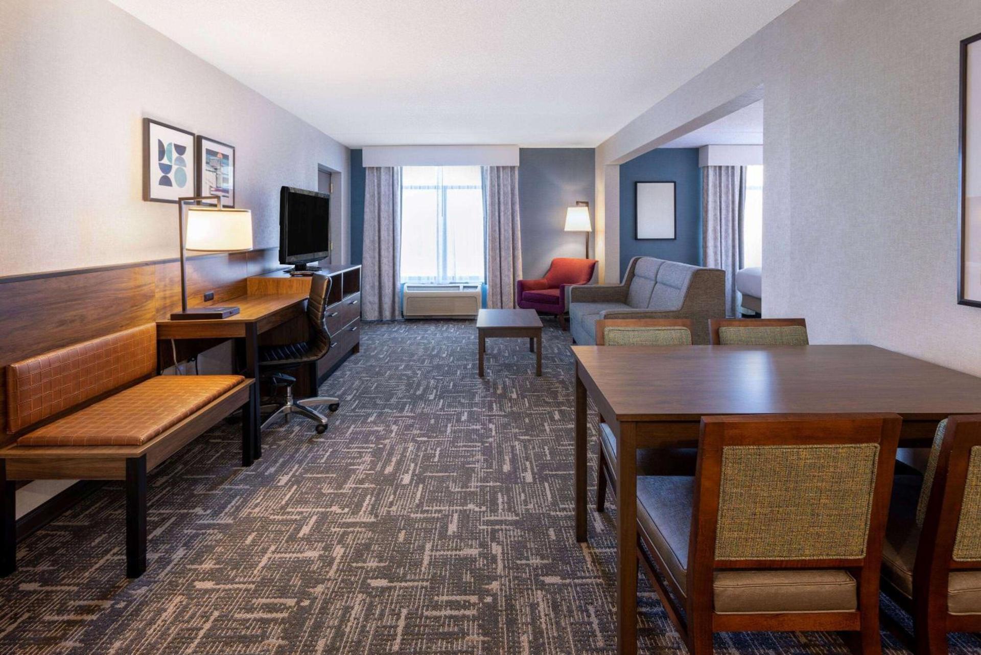 Wingate by Wyndham Vineland photo 16
