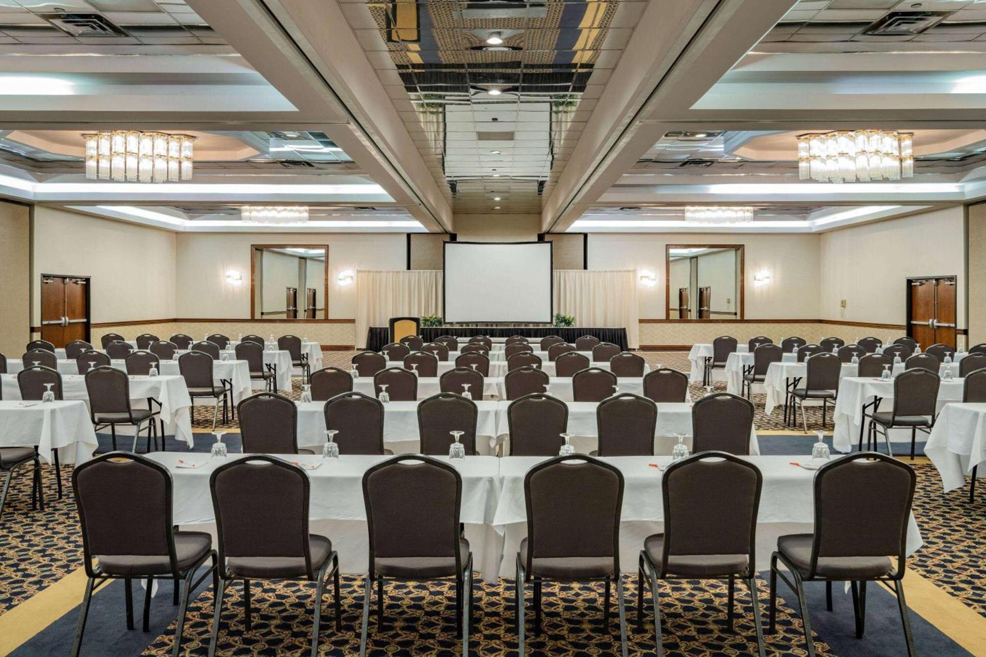 Howard Johnson by Wyndham Lima photo 22
