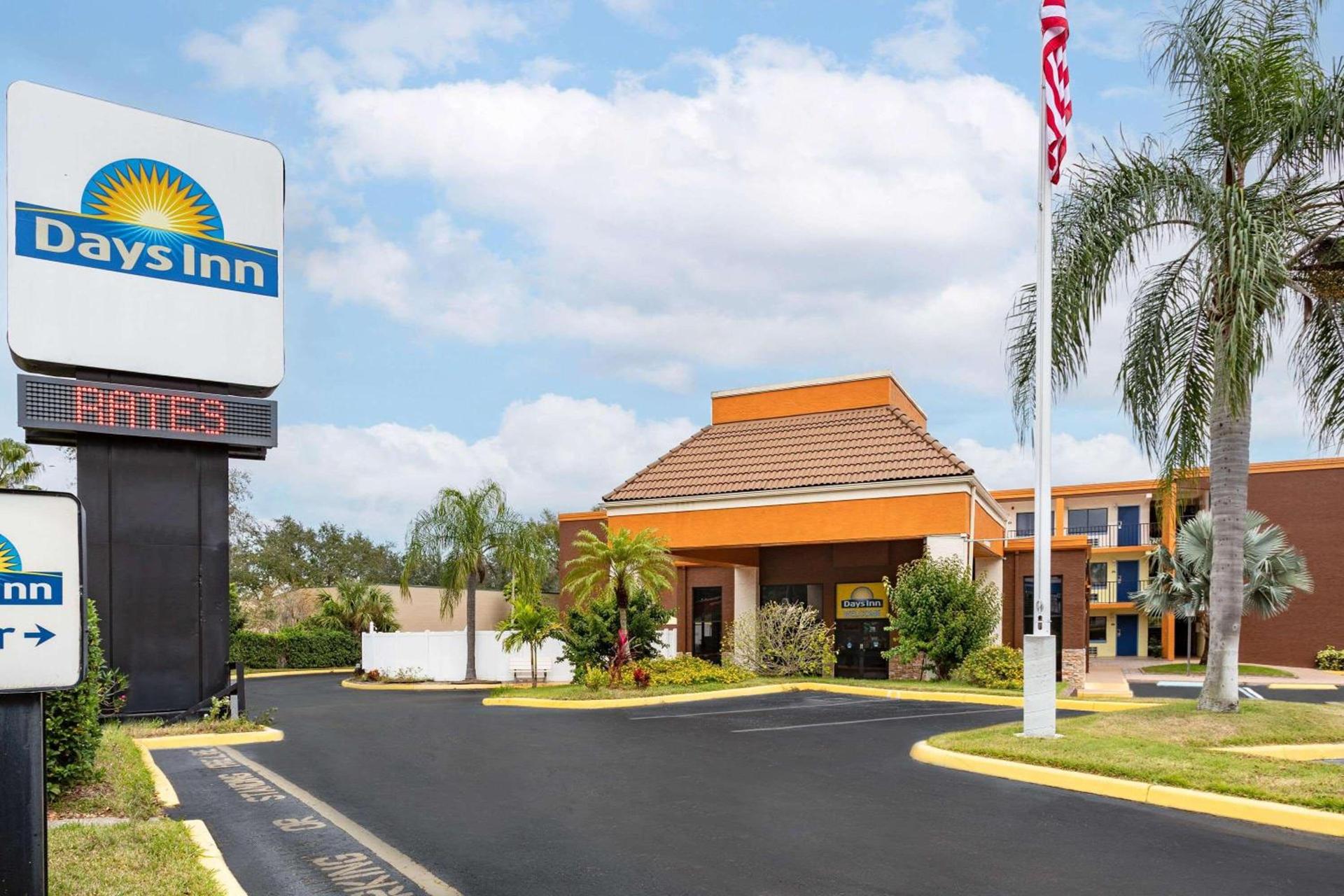Days Inn by Wyndham N Orlando/Casselberry photo 1
