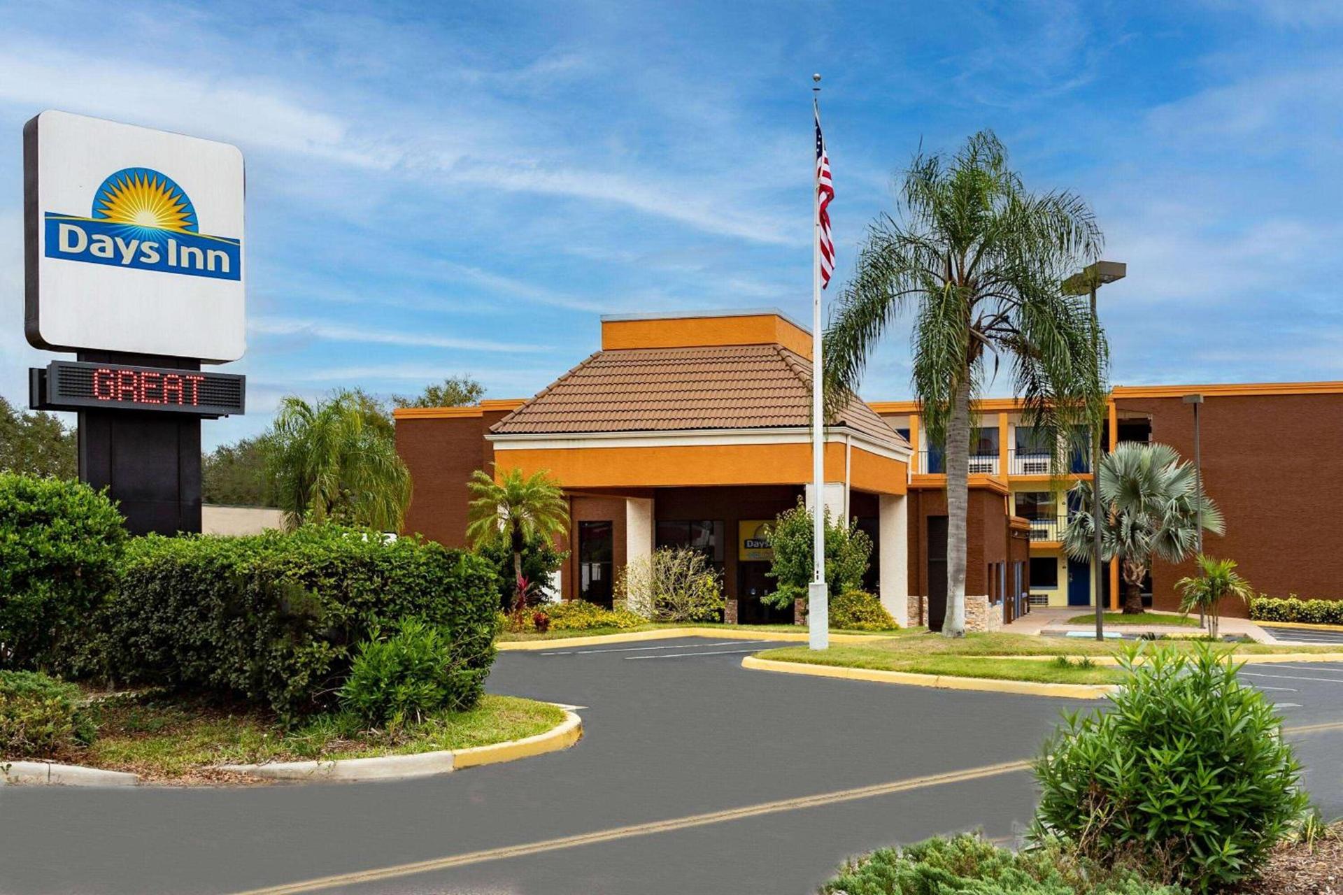 Days Inn by Wyndham N Orlando/Casselberry photo 3