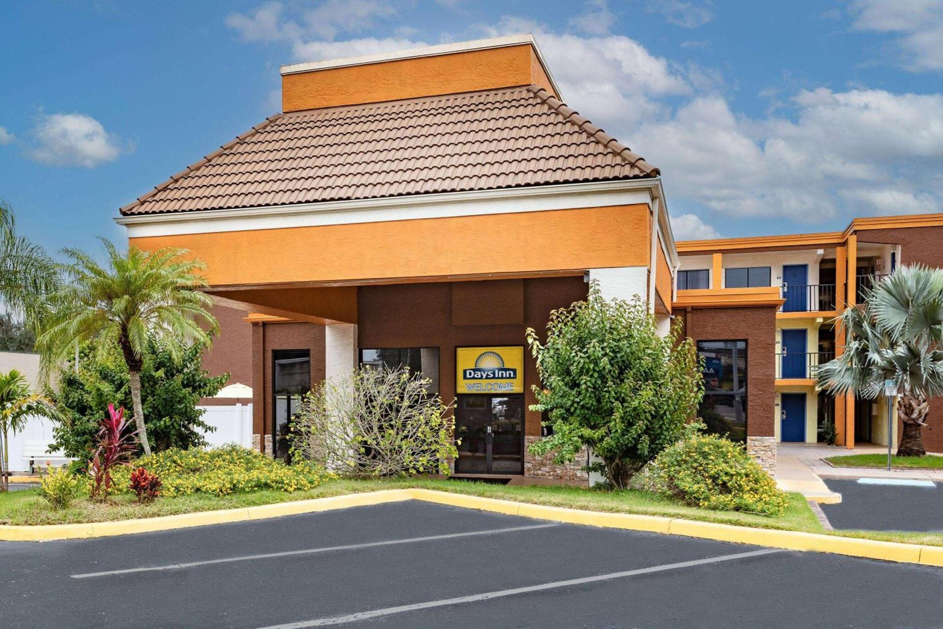 Days Inn by Wyndham N Orlando/Casselberry photo 2