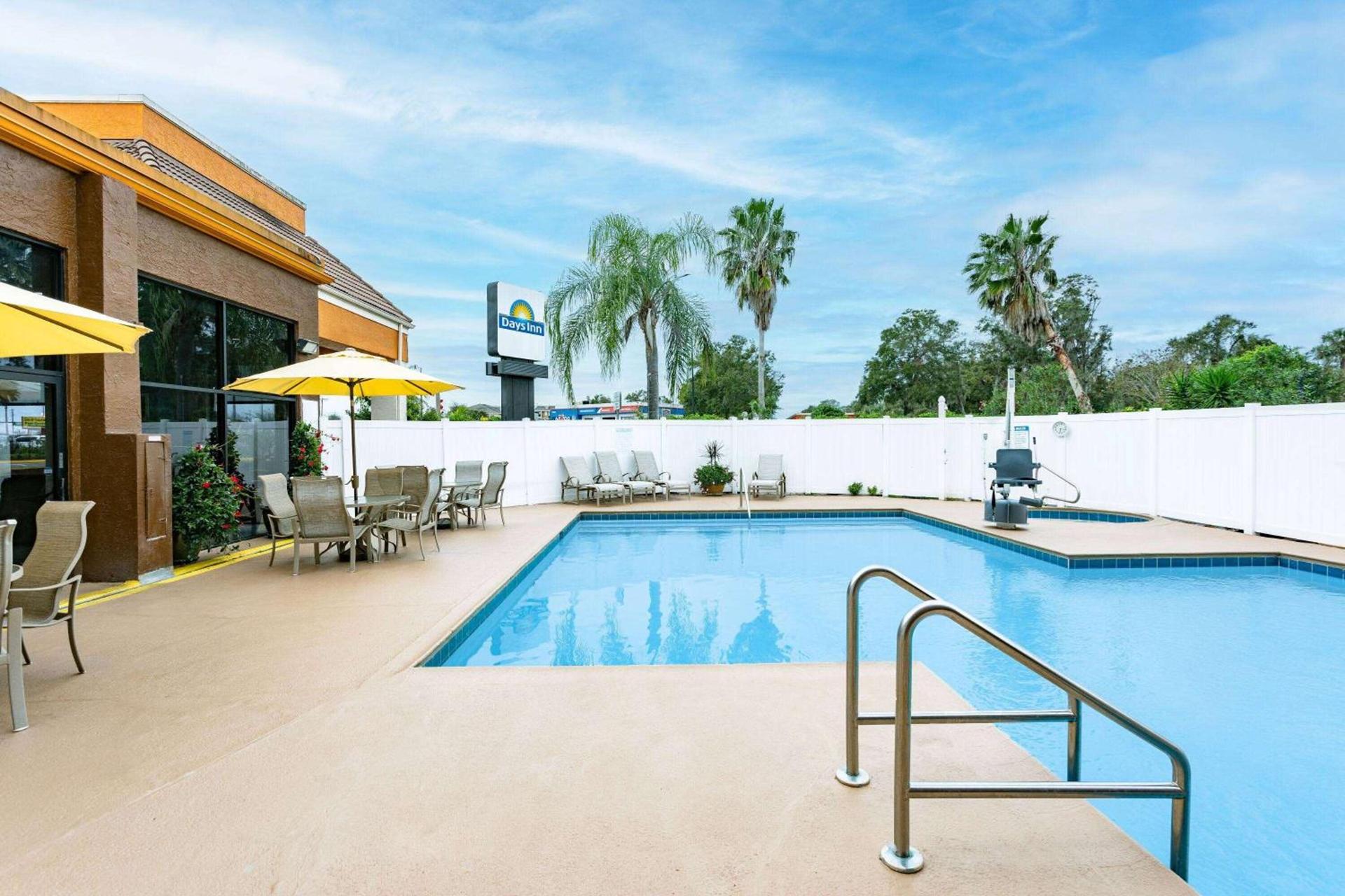 Days Inn by Wyndham N Orlando/Casselberry photo 8