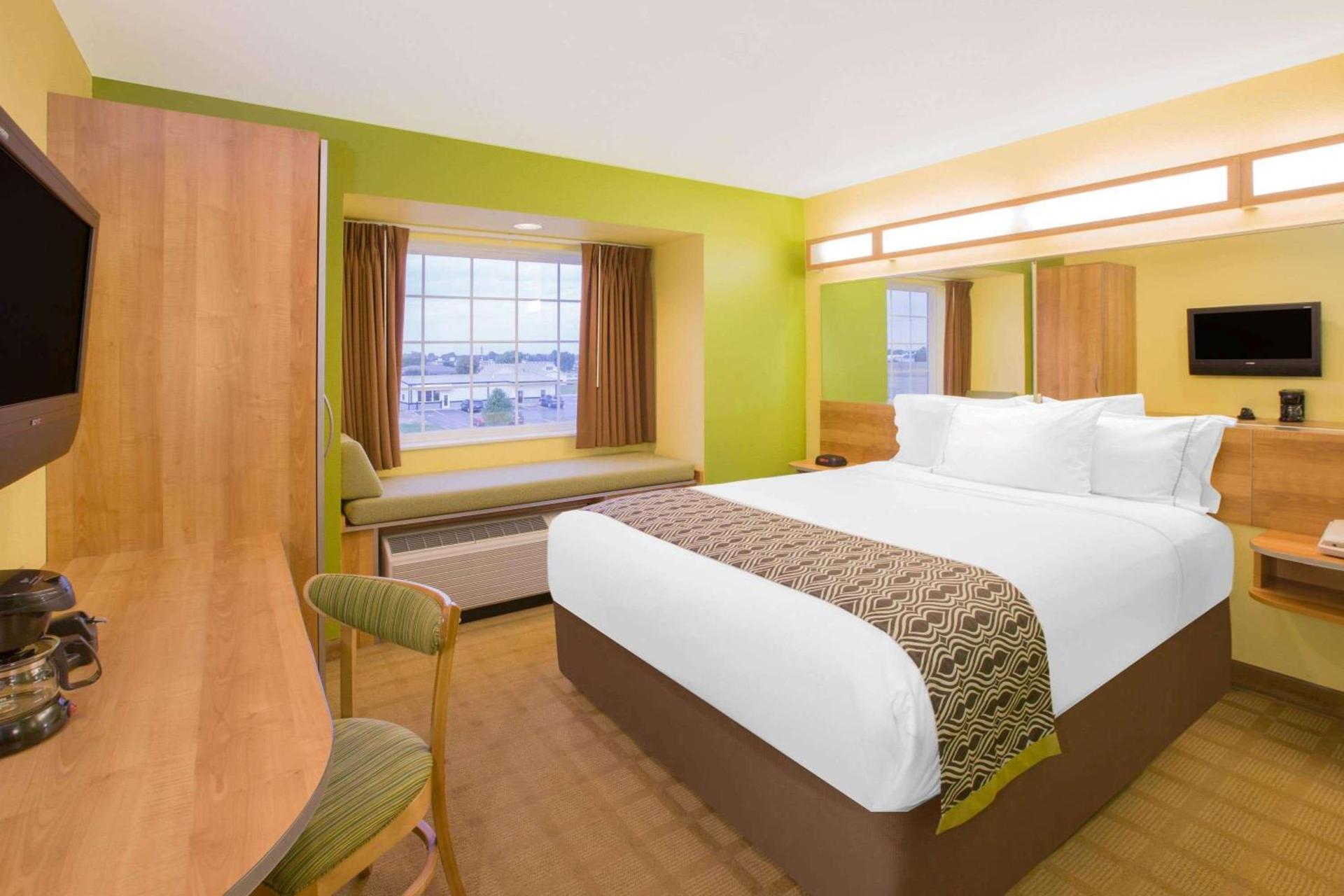 Microtel Inn & Suites by Wyndham Delphos photo 13