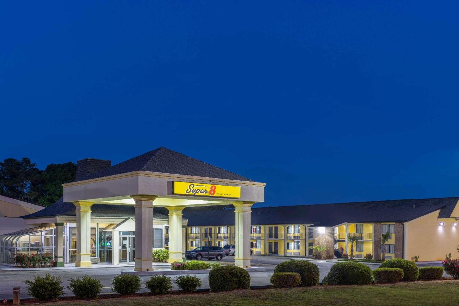 Super 8 by Wyndham McDonough GA photo 4