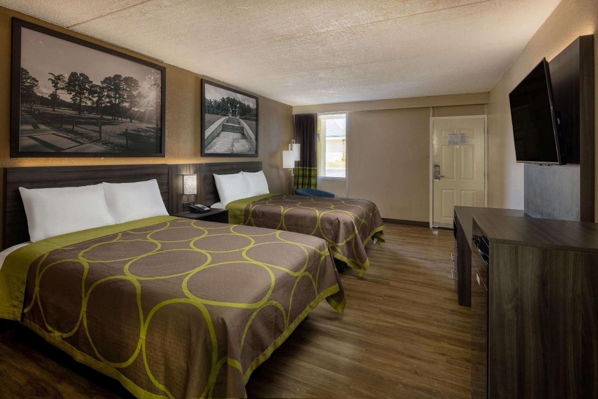Super 8 by Wyndham McDonough GA photo 17