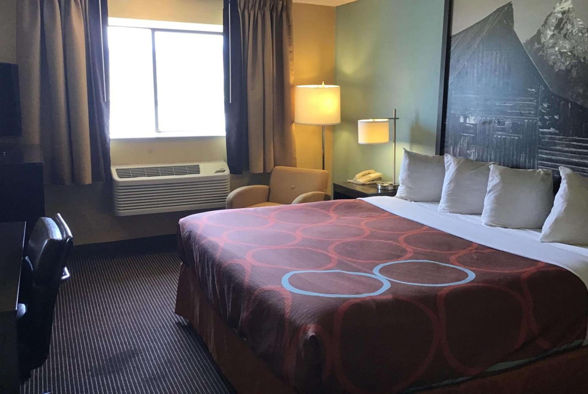 Super 8 by Wyndham Casper East/Evansville photo 8