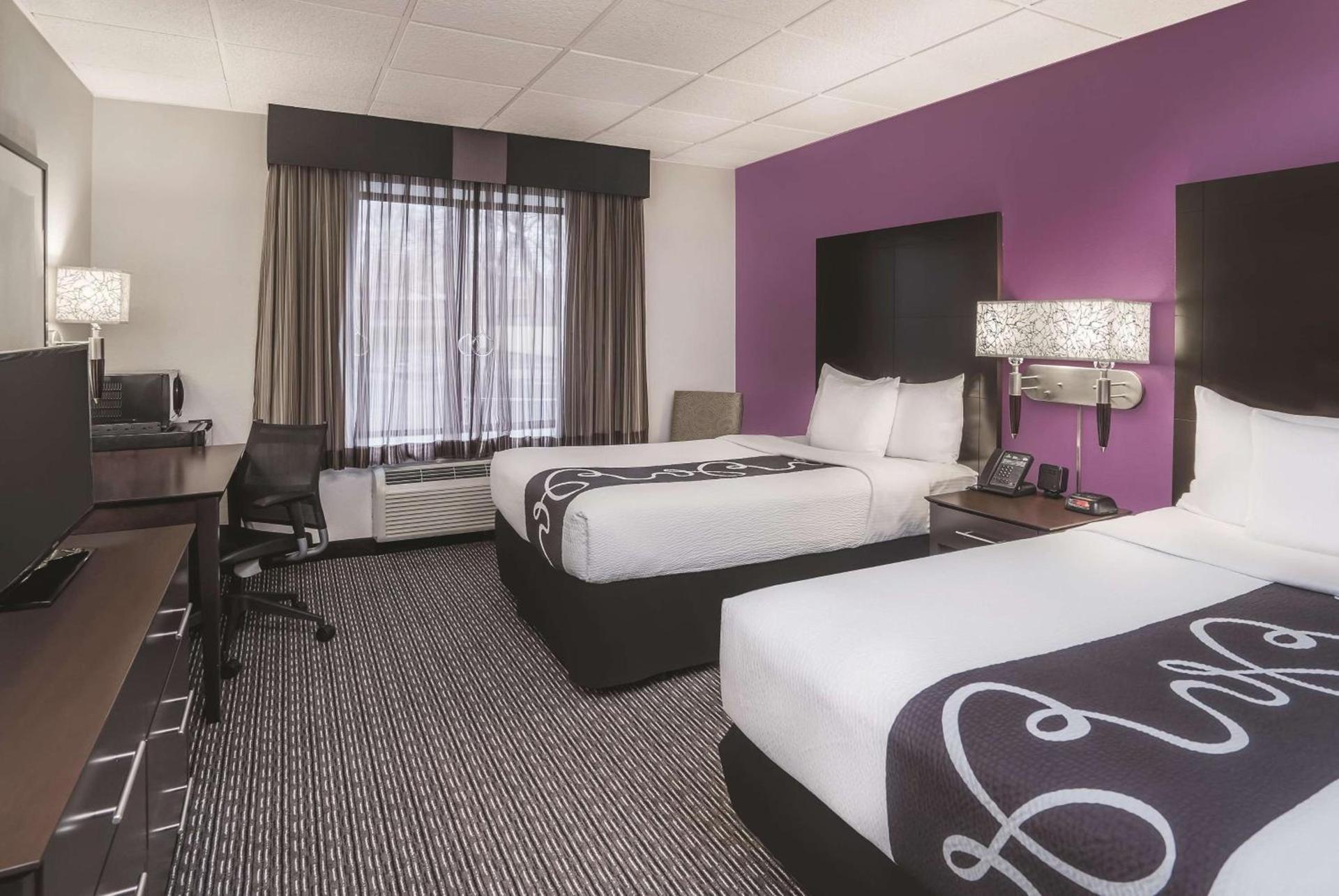 La Quinta by Wyndham Las Vegas Summerlin Tech photo 11