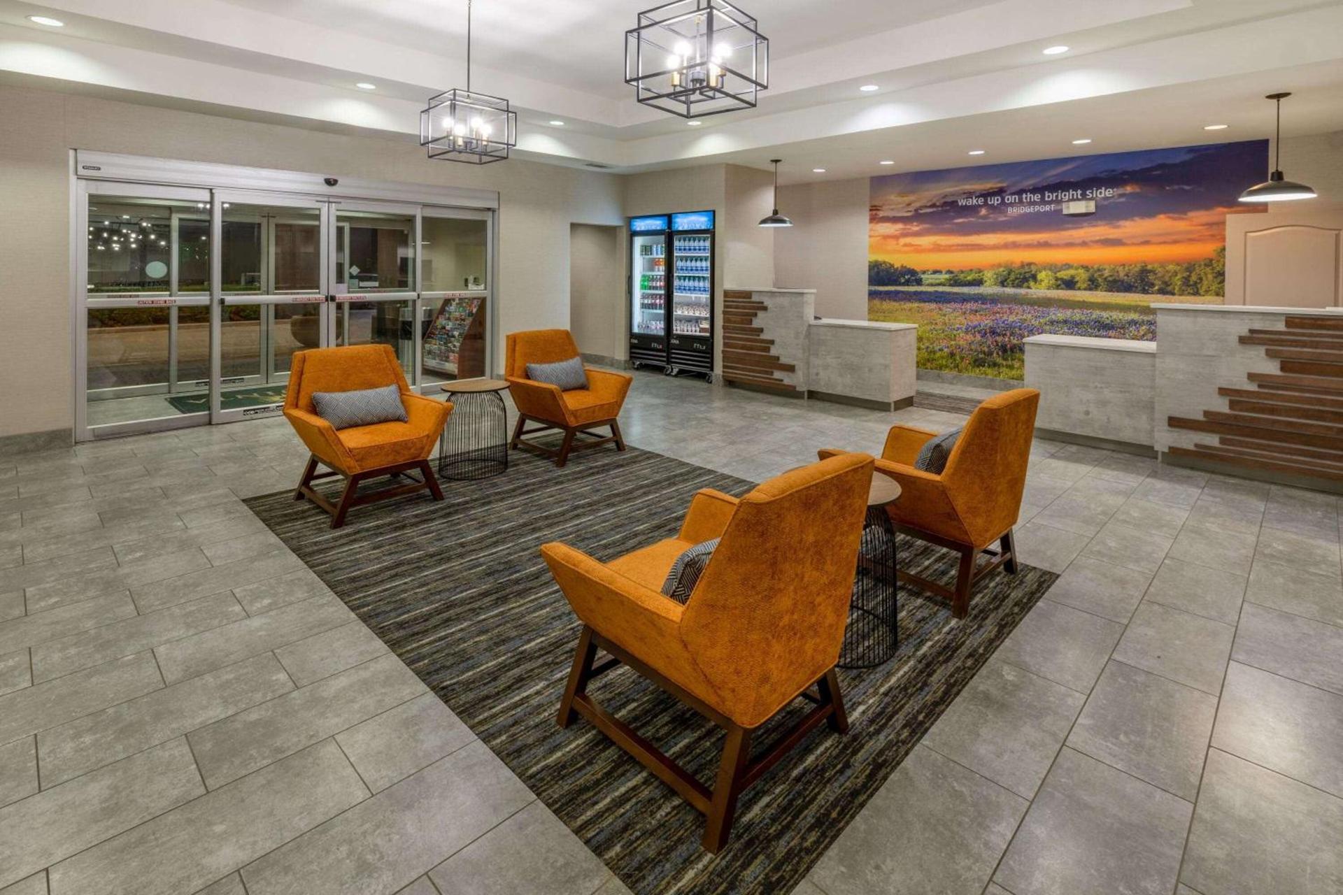La Quinta by Wyndham Bridgeport photo 3