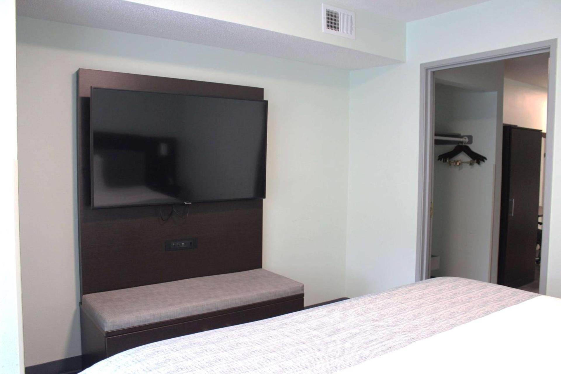 Wingate by Wyndham Waldorf - Washington DC Area photo 17