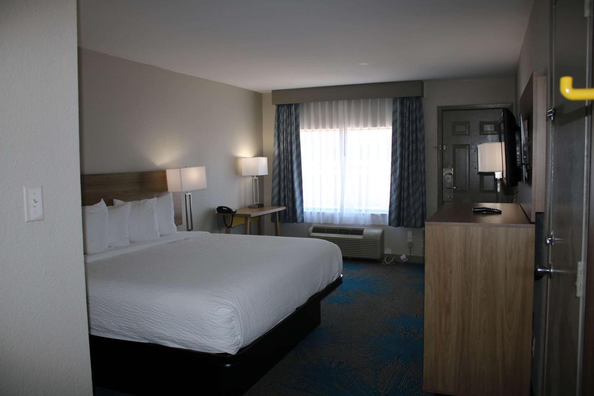 Days Inn by Wyndham Waco University Area photo 6