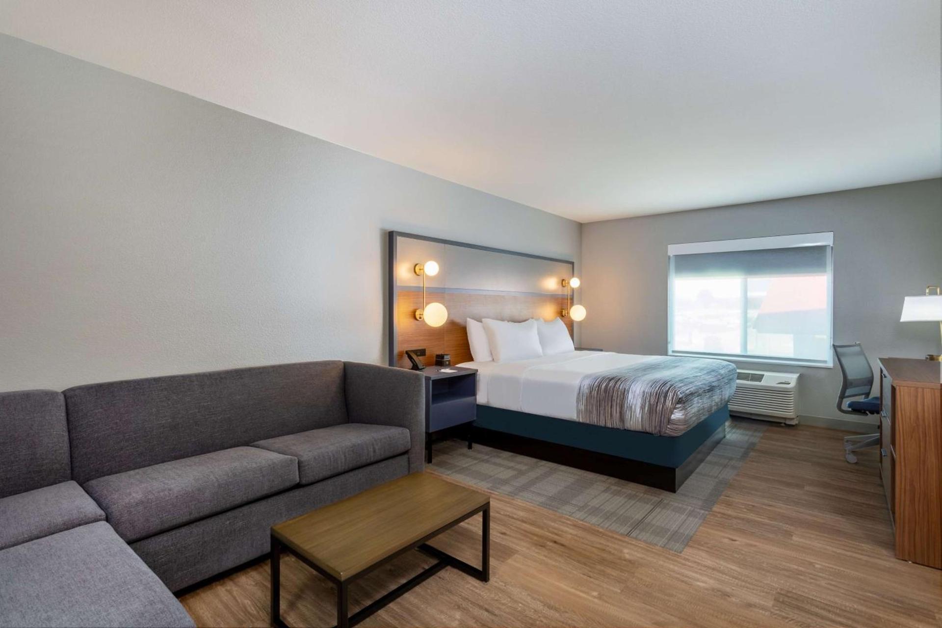 AmericInn by Wyndham San Angelo photo 10