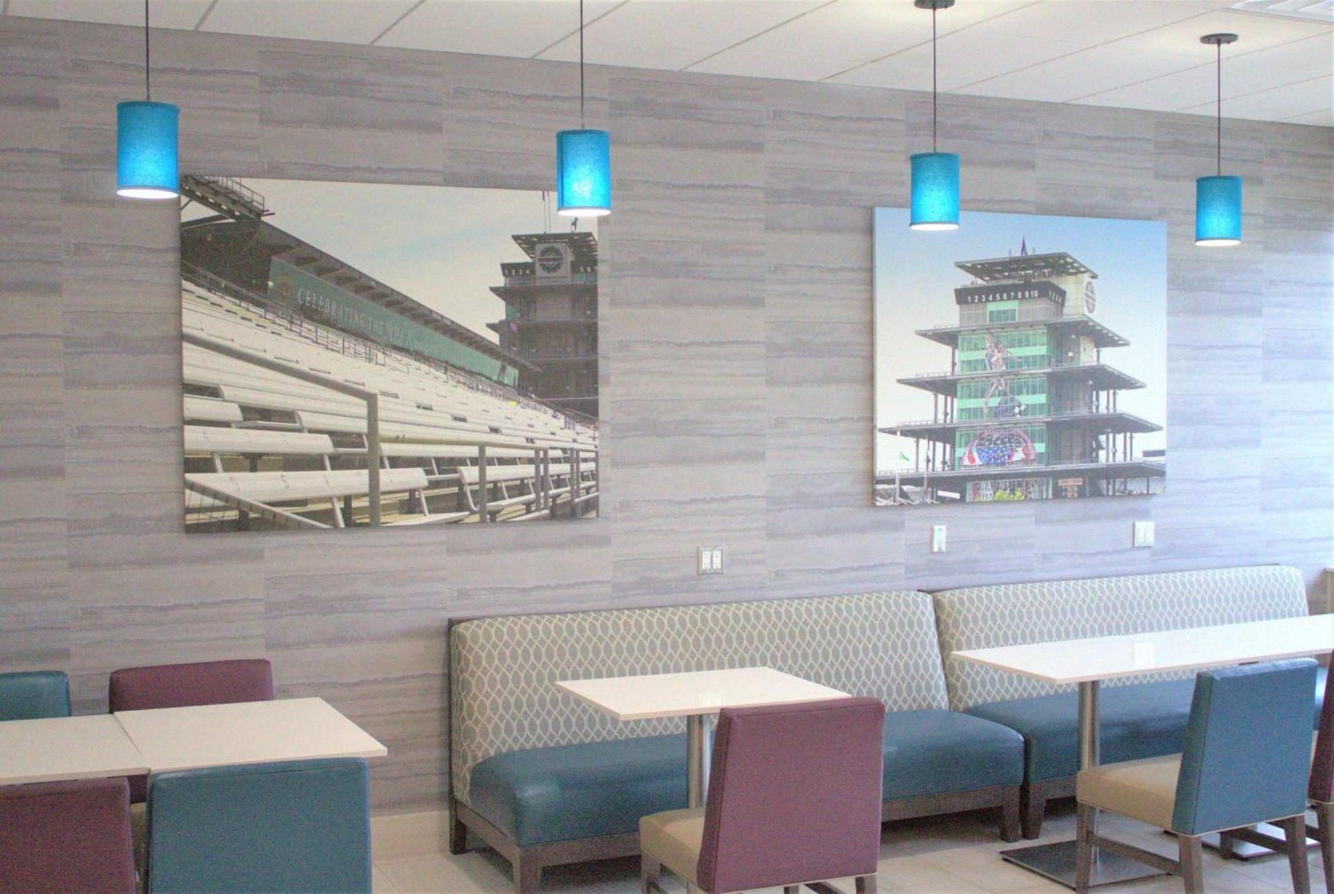 La Quinta Inn & Suites by Wyndham Indianapolis Downtown photo 17