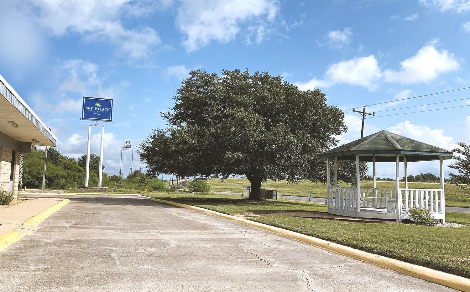 Americas Best Value Inn Beeville photo 30