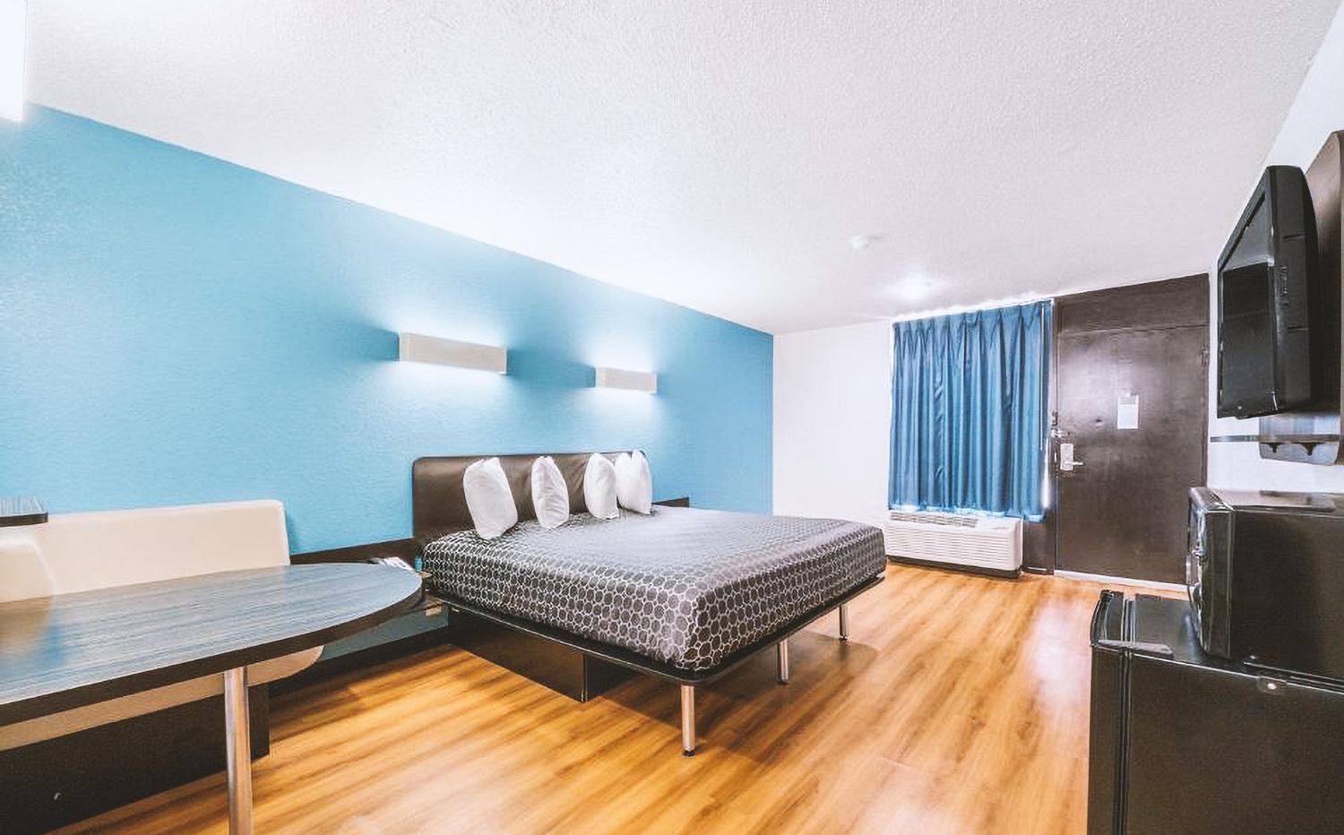 Americas Best Value Inn Beeville photo 33