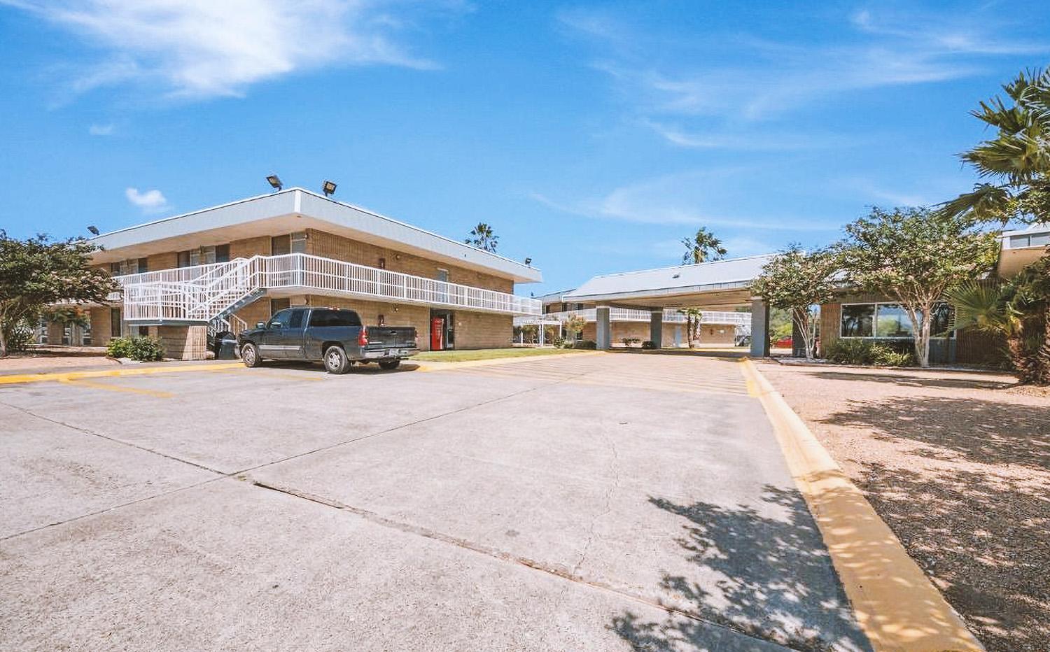 Americas Best Value Inn Beeville photo 4