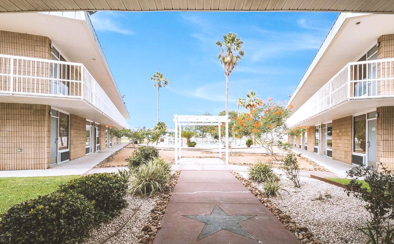 Americas Best Value Inn Beeville photo 5