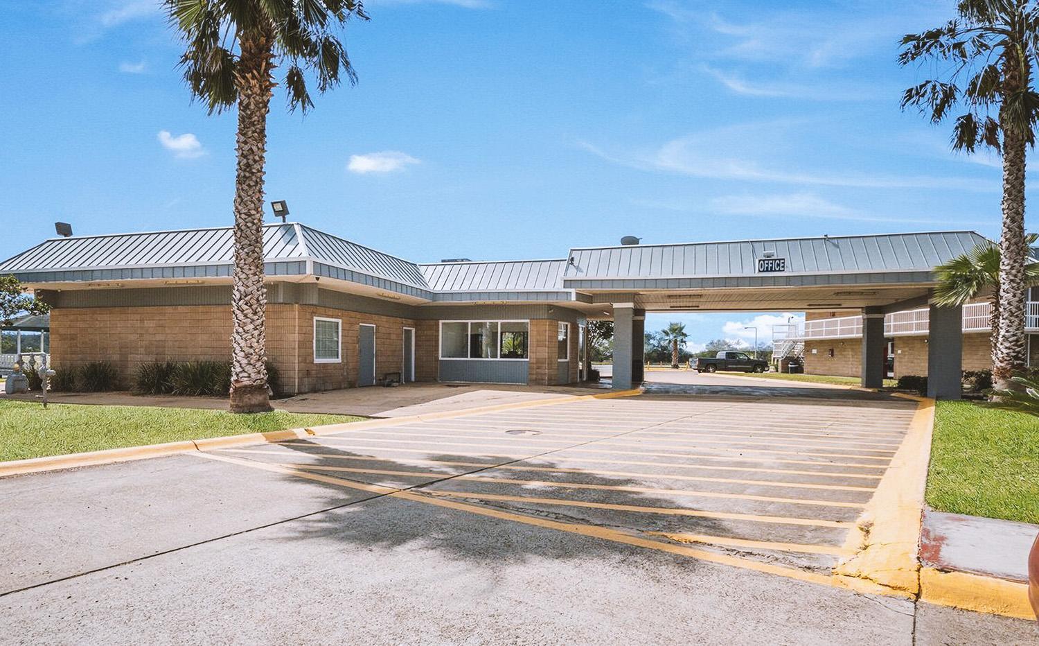 Americas Best Value Inn Beeville photo 12